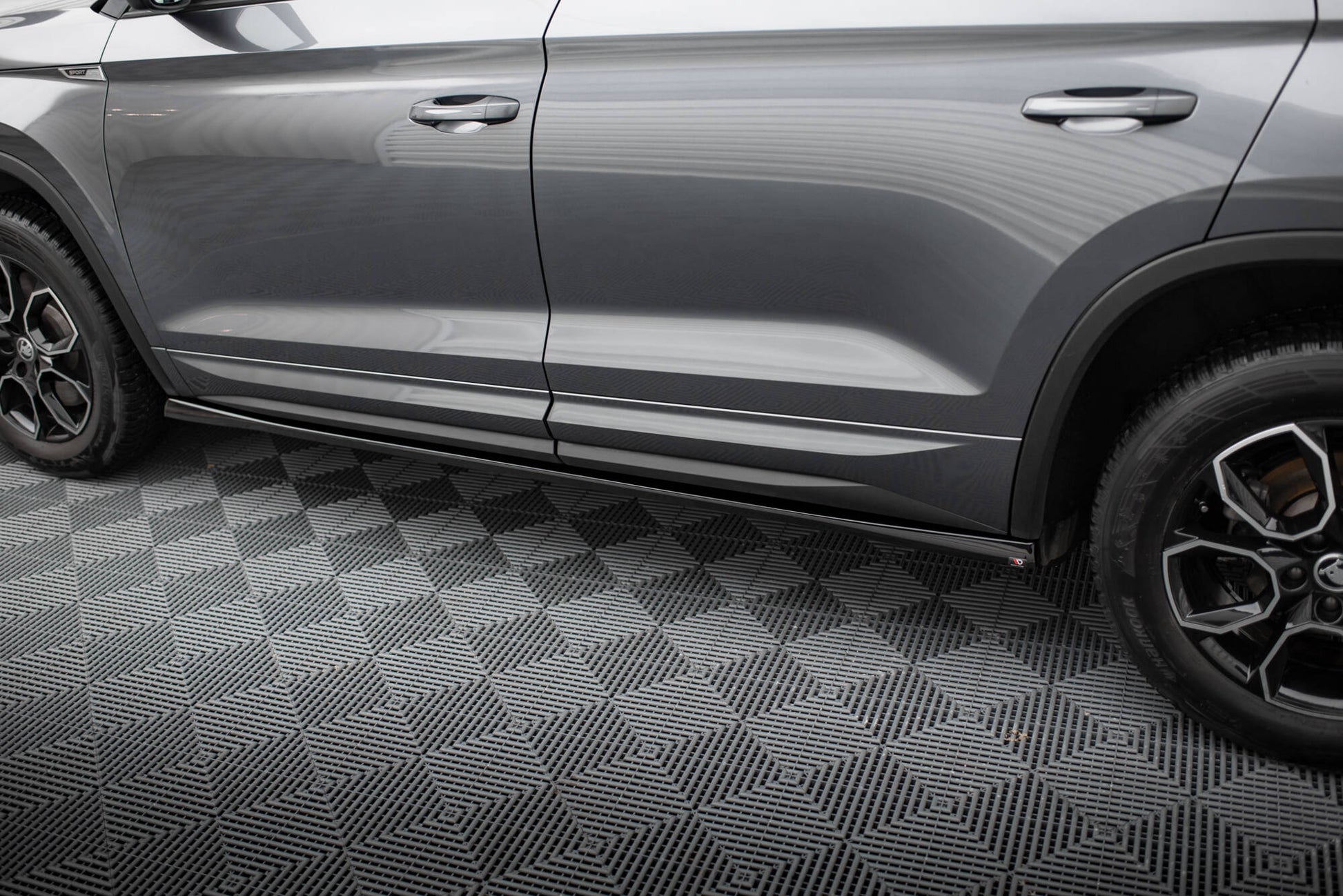 Maxton Seitenschweller Ansatz für Skoda Kodiaq Sportline Mk1 Facelift schwarz Hochglanz