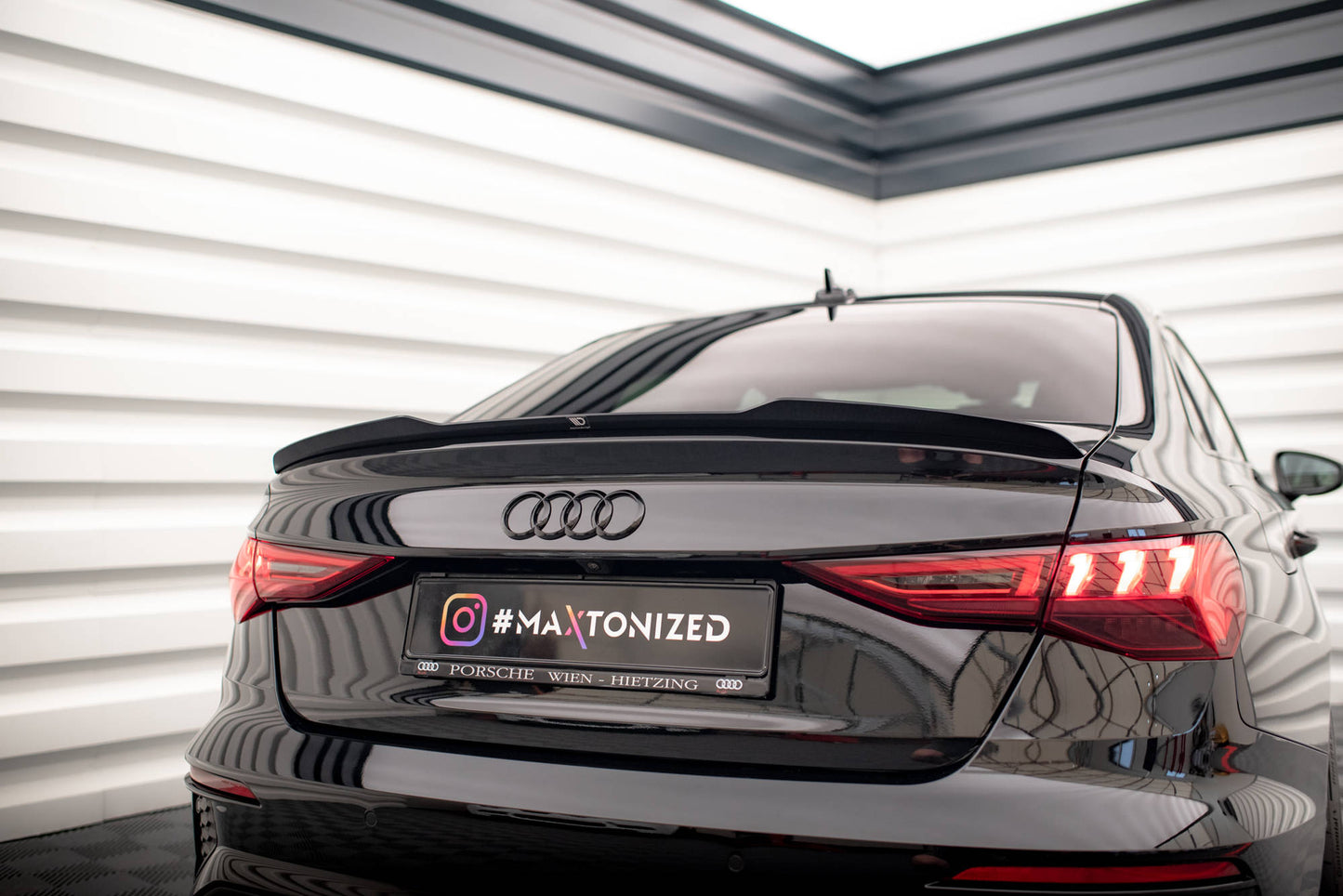 Maxton Spoiler CAP für Audi A3 / A3 S-Line Limousine 8Y Carbon Look