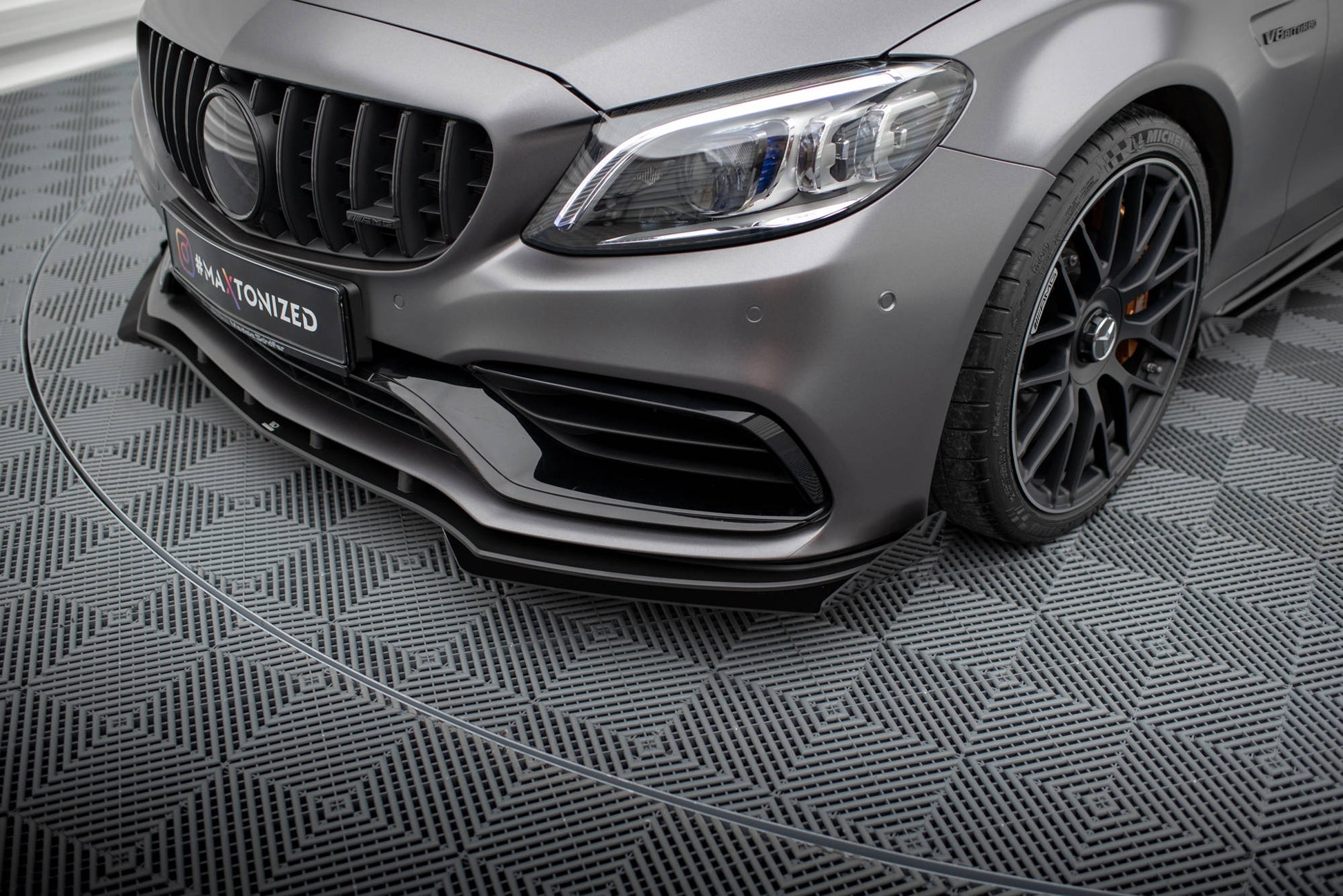 Maxton Front Flaps Mercedes-AMG C63 Limousine / Kombi W205 Facelift schwarz Hochglanz