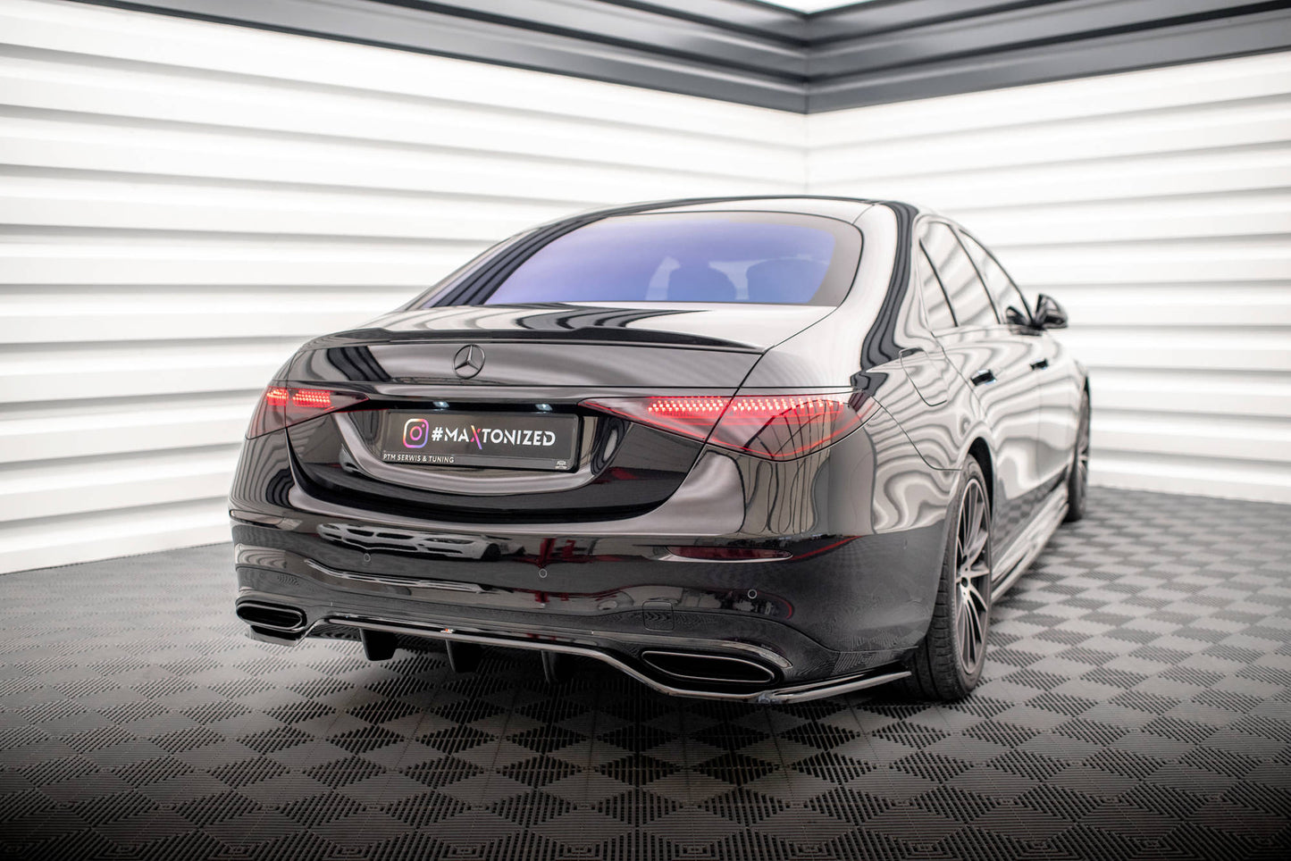 Maxton Mittlerer Diffusor Heck Ansatz DTM Look für Mercedes-Benz S AMG-Line W223 schwarz Hochglanz