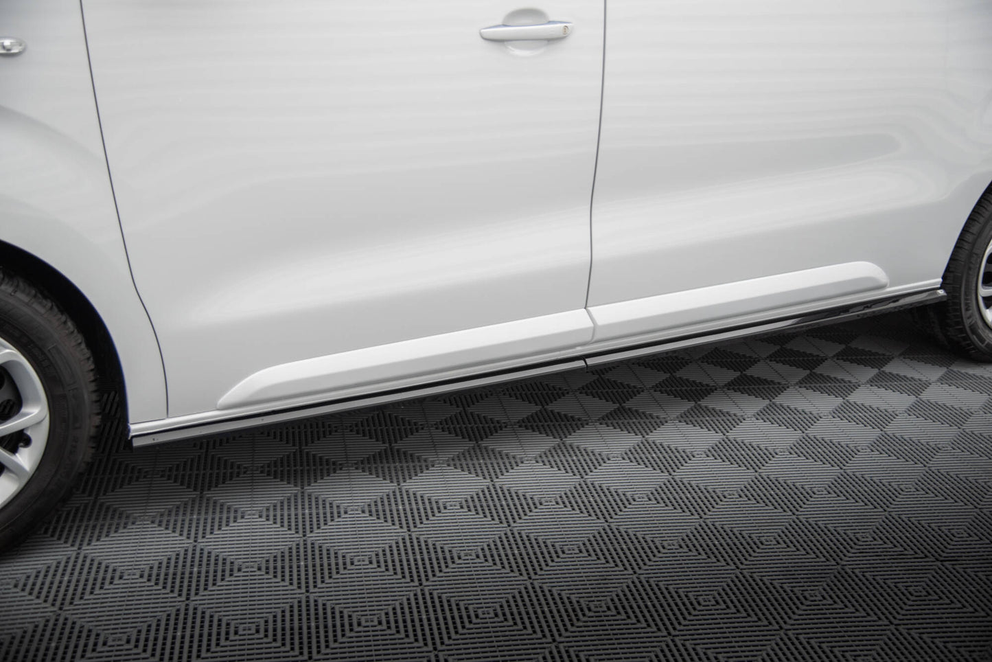 Maxton Seitenschweller Ansatz für Citroen Jumpy l2 /l3 Mk3 schwarz Hochglanz