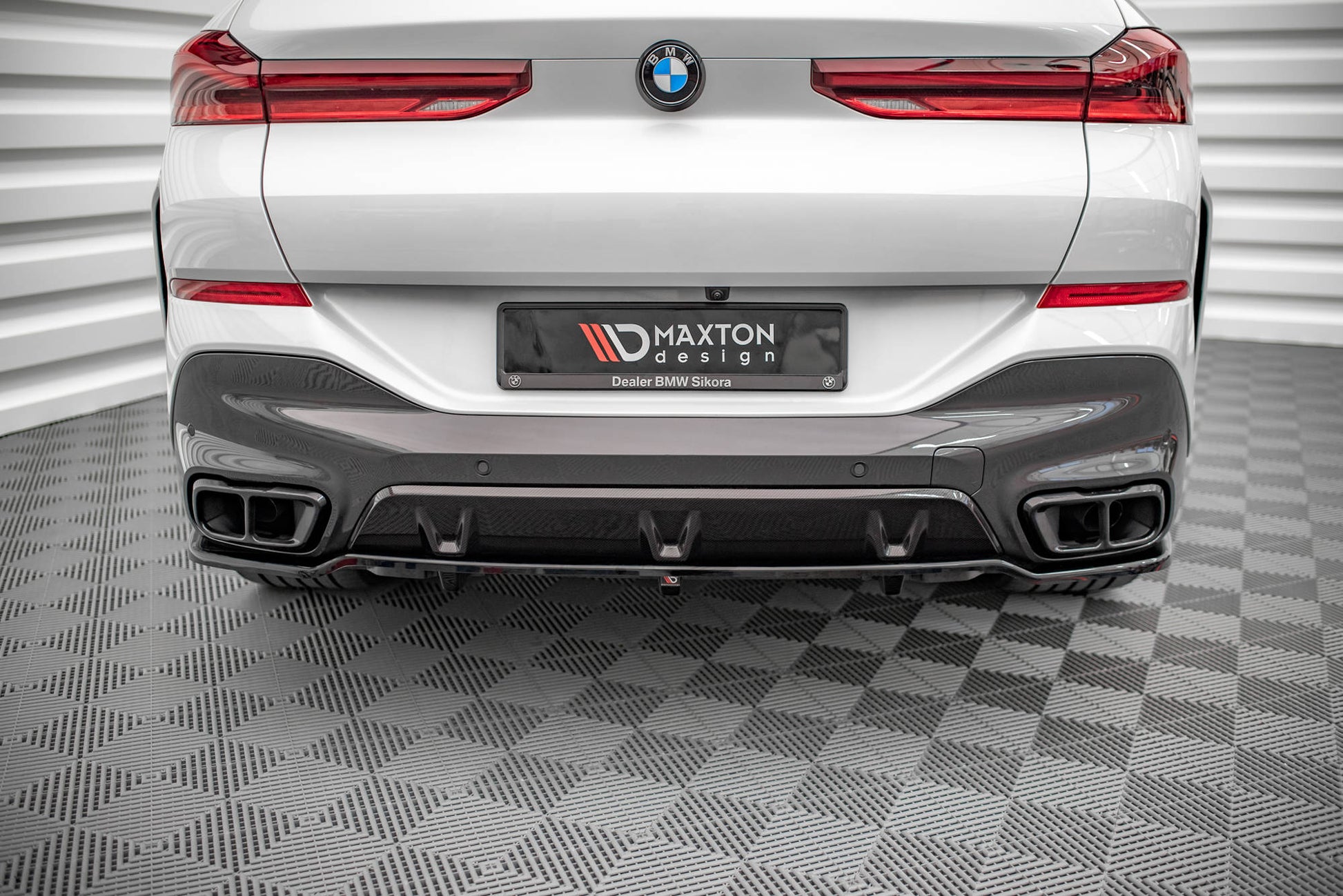 Maxton Mittlerer Diffusor Heck Ansatz DTM Look für V.1 BMW X6 M-Paket G06 schwarz Hochglanz