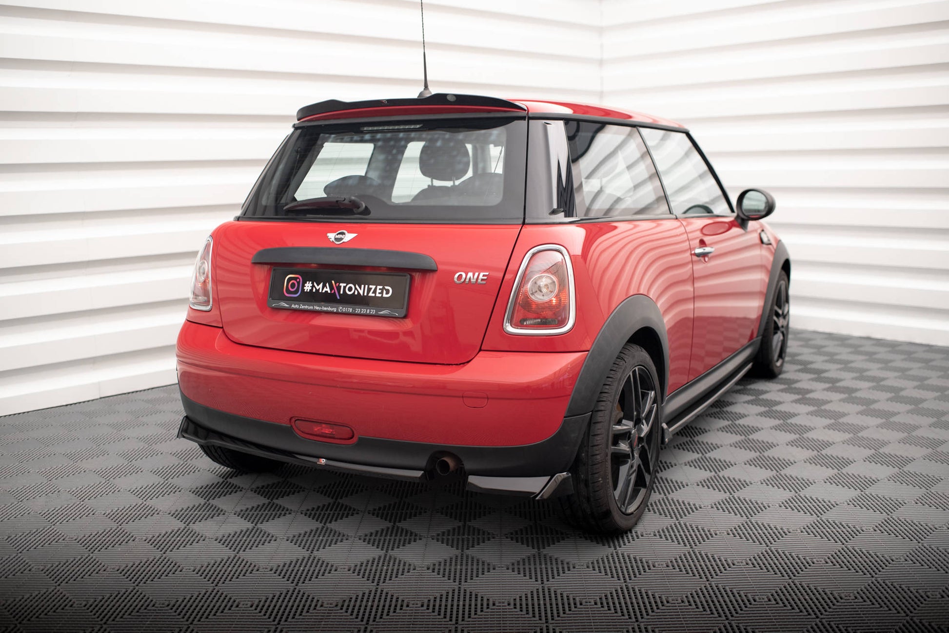 Maxton Spoiler CAP für Mini One R56 schwarz Hochglanz