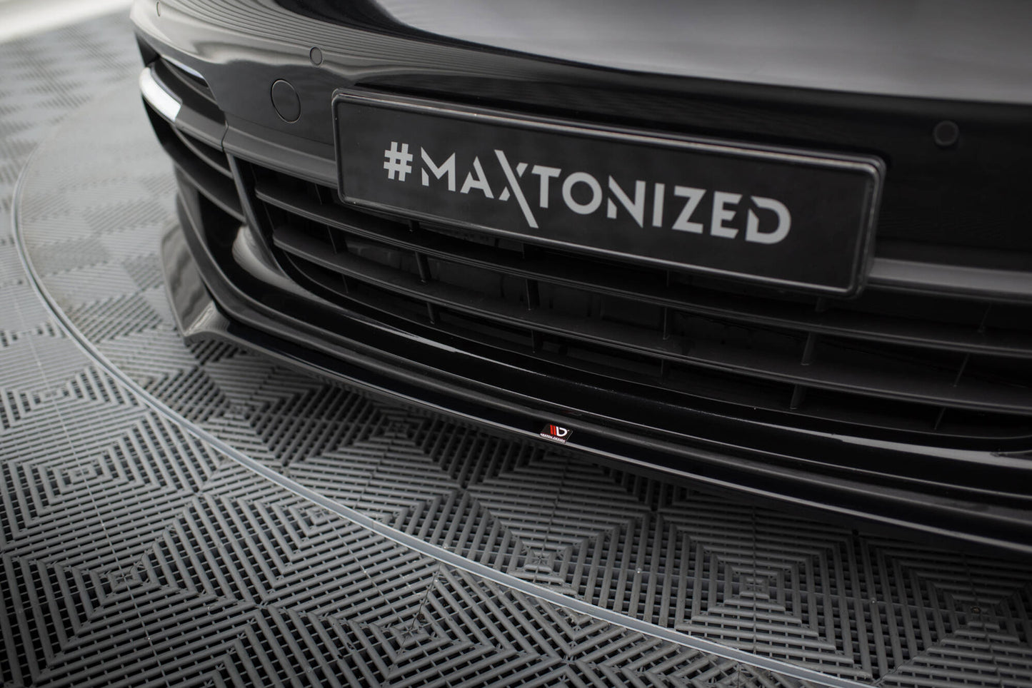 Maxton Front Ansatz V.2 für Porsche Panamera E-Hybrid / Panamera 4S 971 schwarz Hochglanz