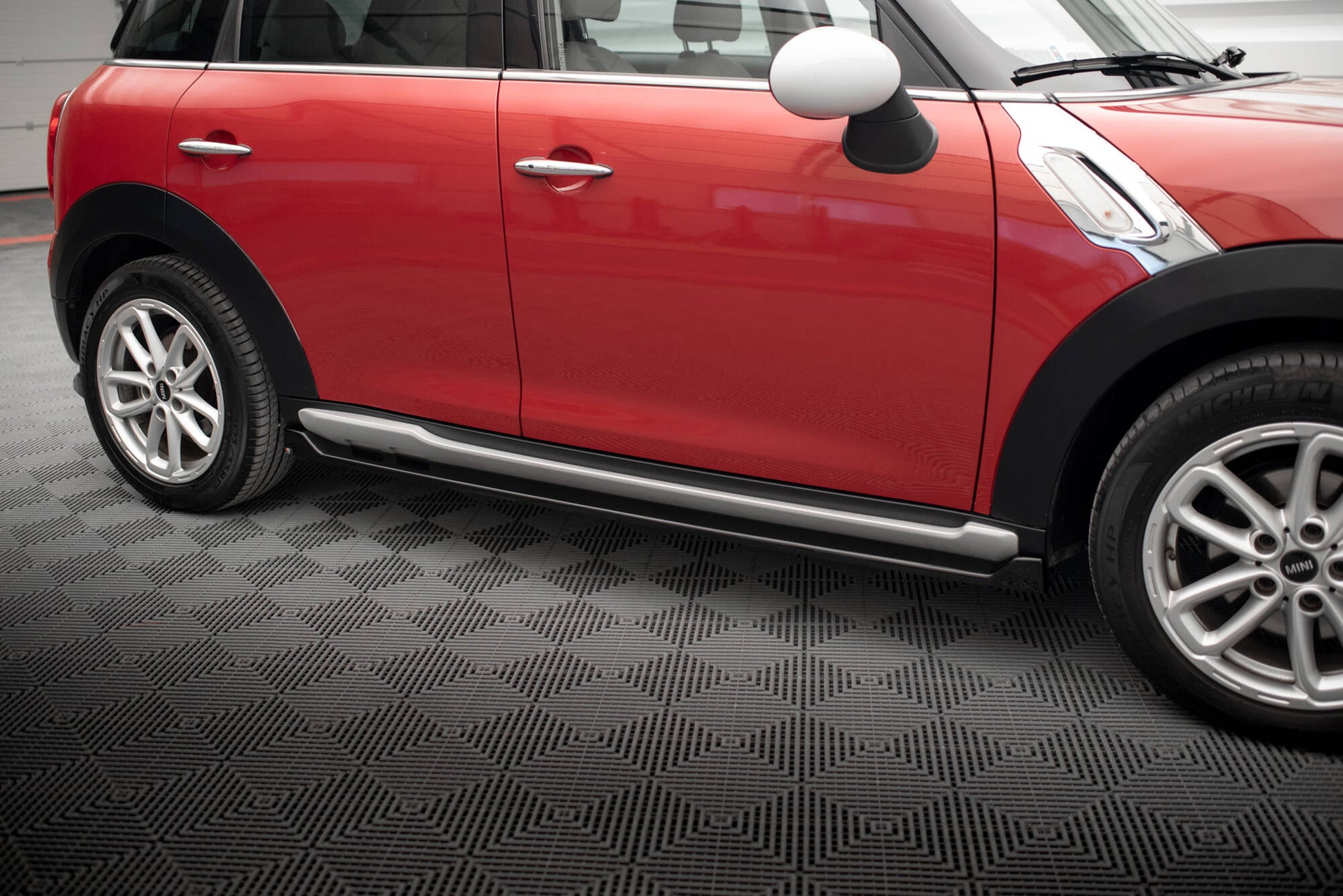 Maxton Seitenschweller Ansatz für Mini Cooper Countryman R60 Facelift schwarz Hochglanz