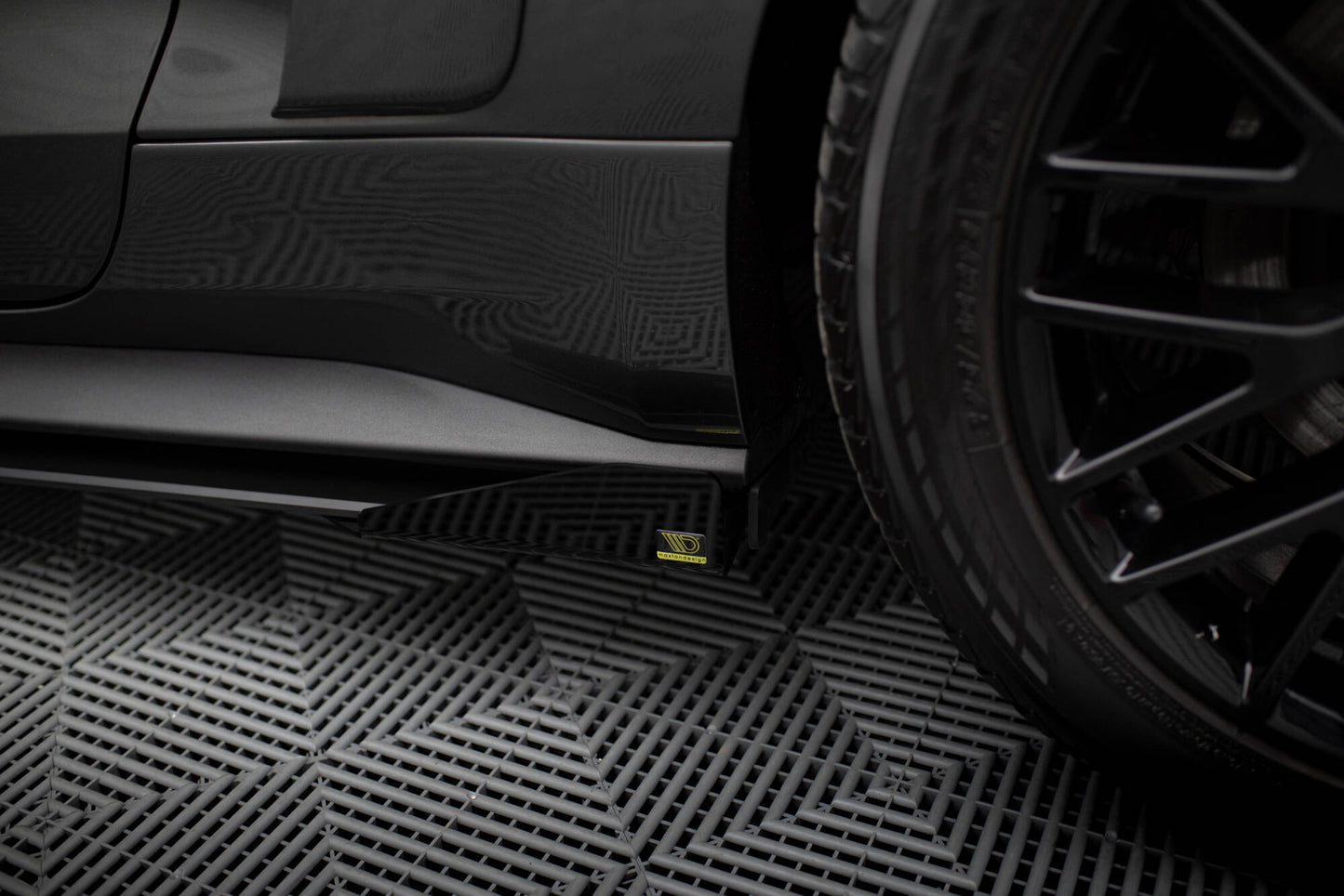Maxton Side Flaps Ford Mustang GT Mk6  schwarz Hochglanz
