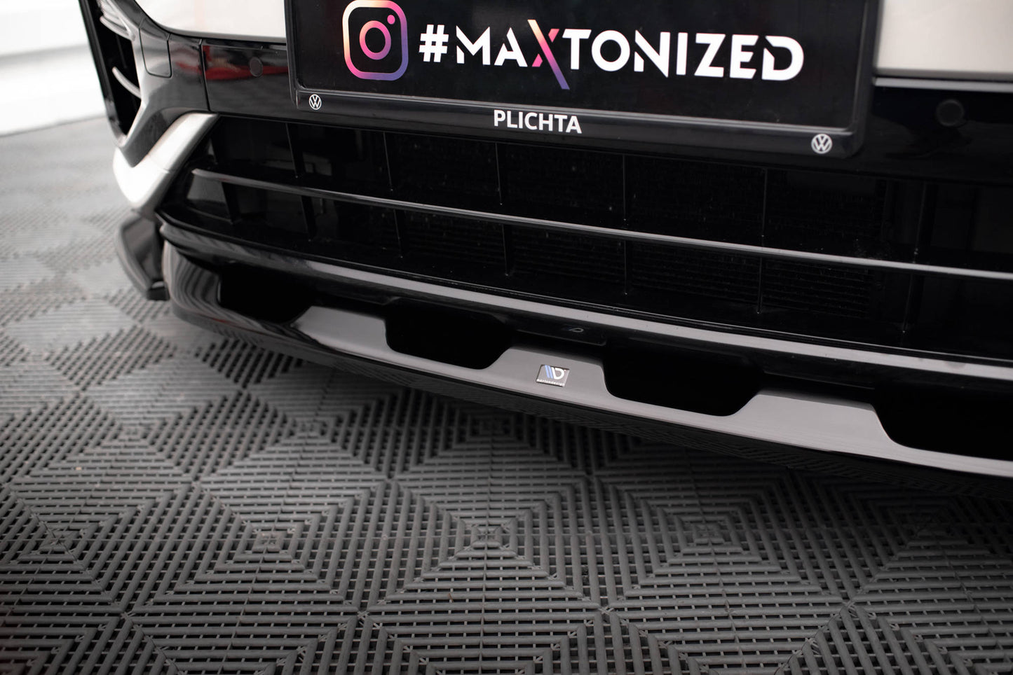 Maxton Front Ansatz V.2 für Volkswagen T-Roc R / R-Line Mk1 Facelift schwarz Hochglanz