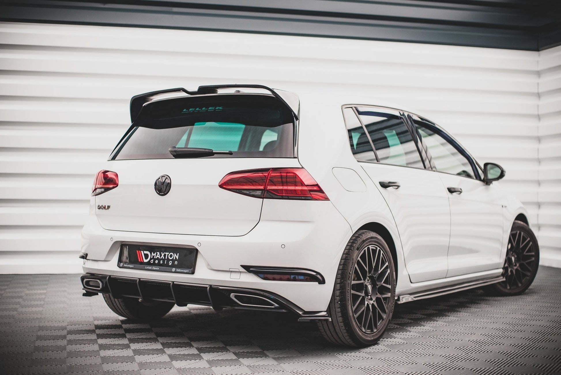 Maxton Rennen Street Pro Heckschürze für Volkswagen Golf R-Line Mk 7 Facelift