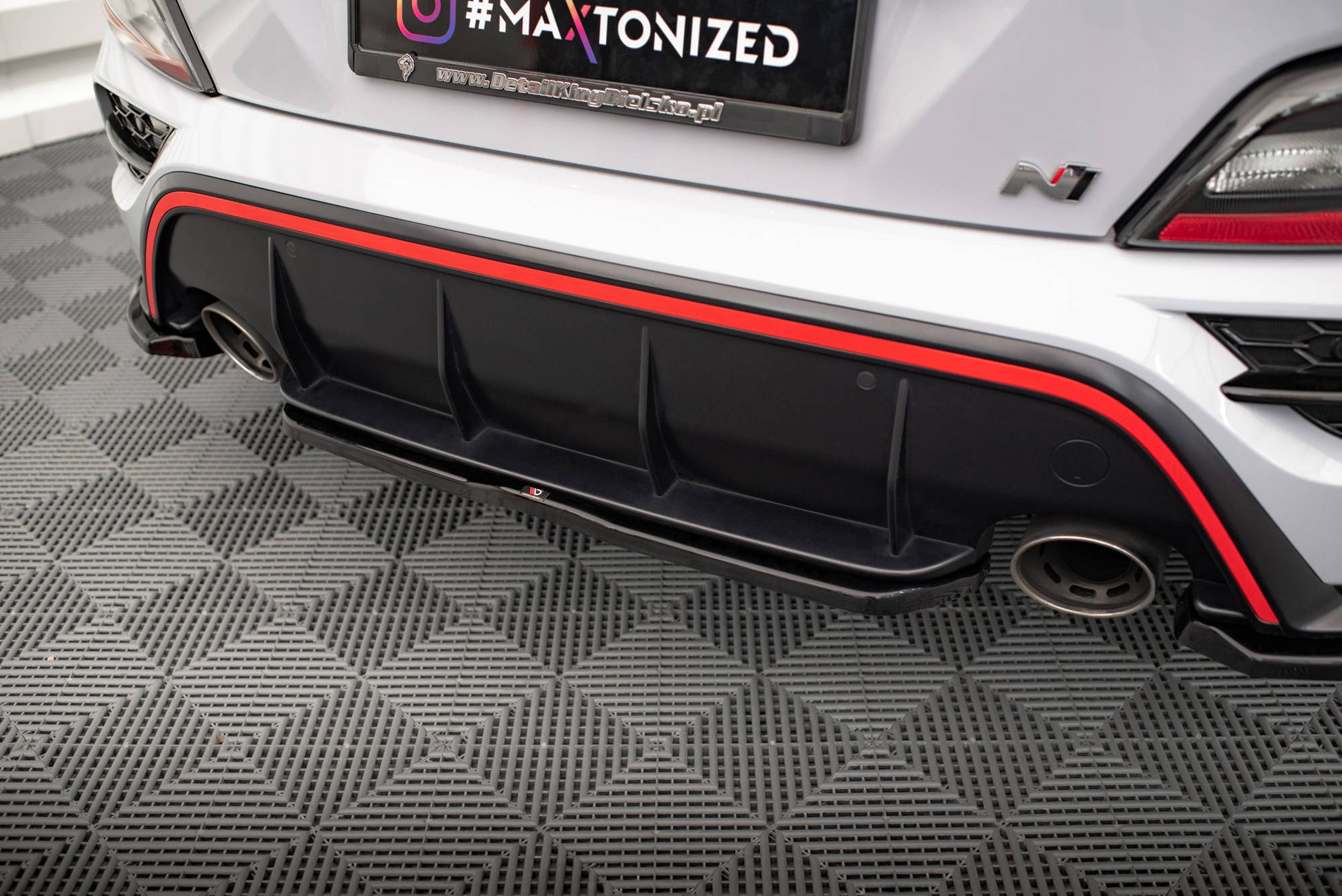 Maxton Mittlerer Diffusor Heck Ansatz für Hyundai Kona N Mk1 schwarz Hochglanz