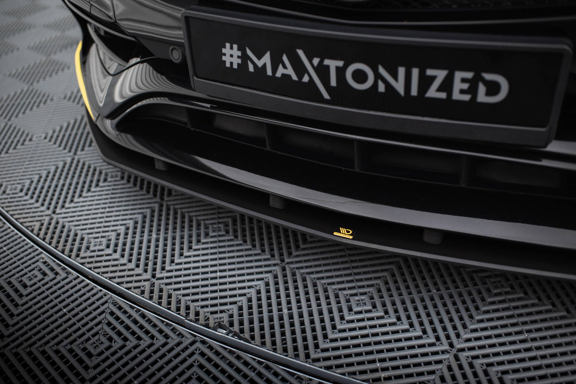 Maxton Street Pro Front Ansatz für für Mercedes-AMG CLA 45 Aero C117 Facelift