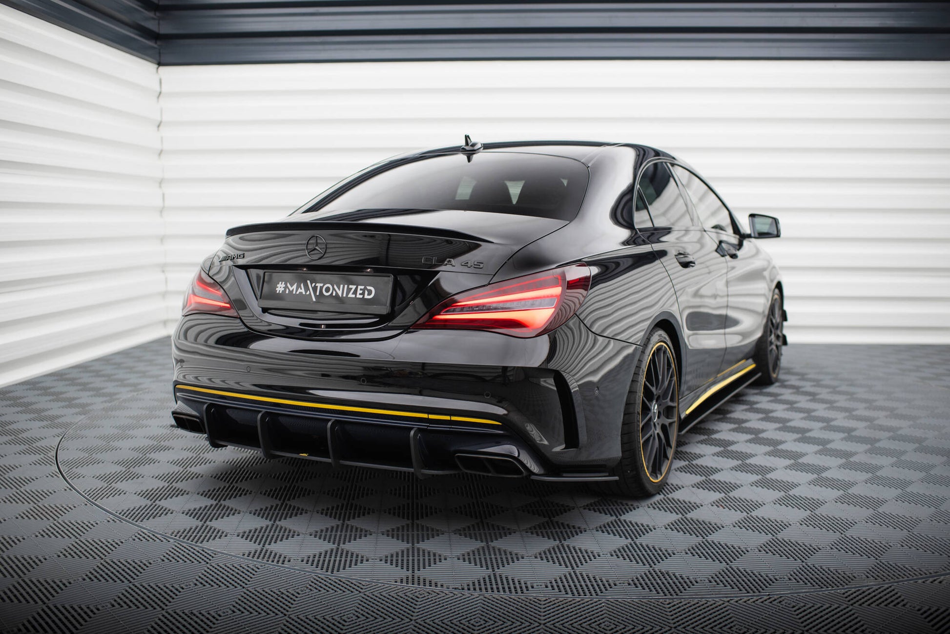 Maxton Street Pro Heck Ansatz Flaps Diffusor für Mercedes-AMG CLA 45 C117 Facelift