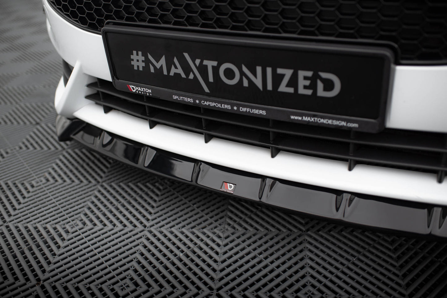 Maxton Front Ansatz V.6 für Ford Fiesta ST Mk7 Facelift schwarz Hochglanz