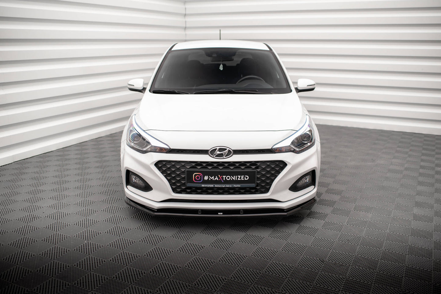 Maxton Front Ansatz V.1 für Hyundai I20 Mk2 Facelift schwarz Hochglanz