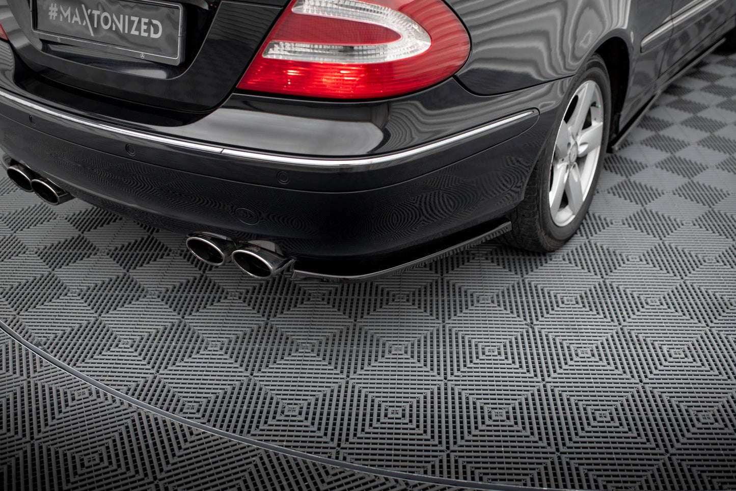 Maxton Heck Ansatz Flaps Diffusor V.1 für Mercedes-Benz CLK W209 schwarz Hochglanz