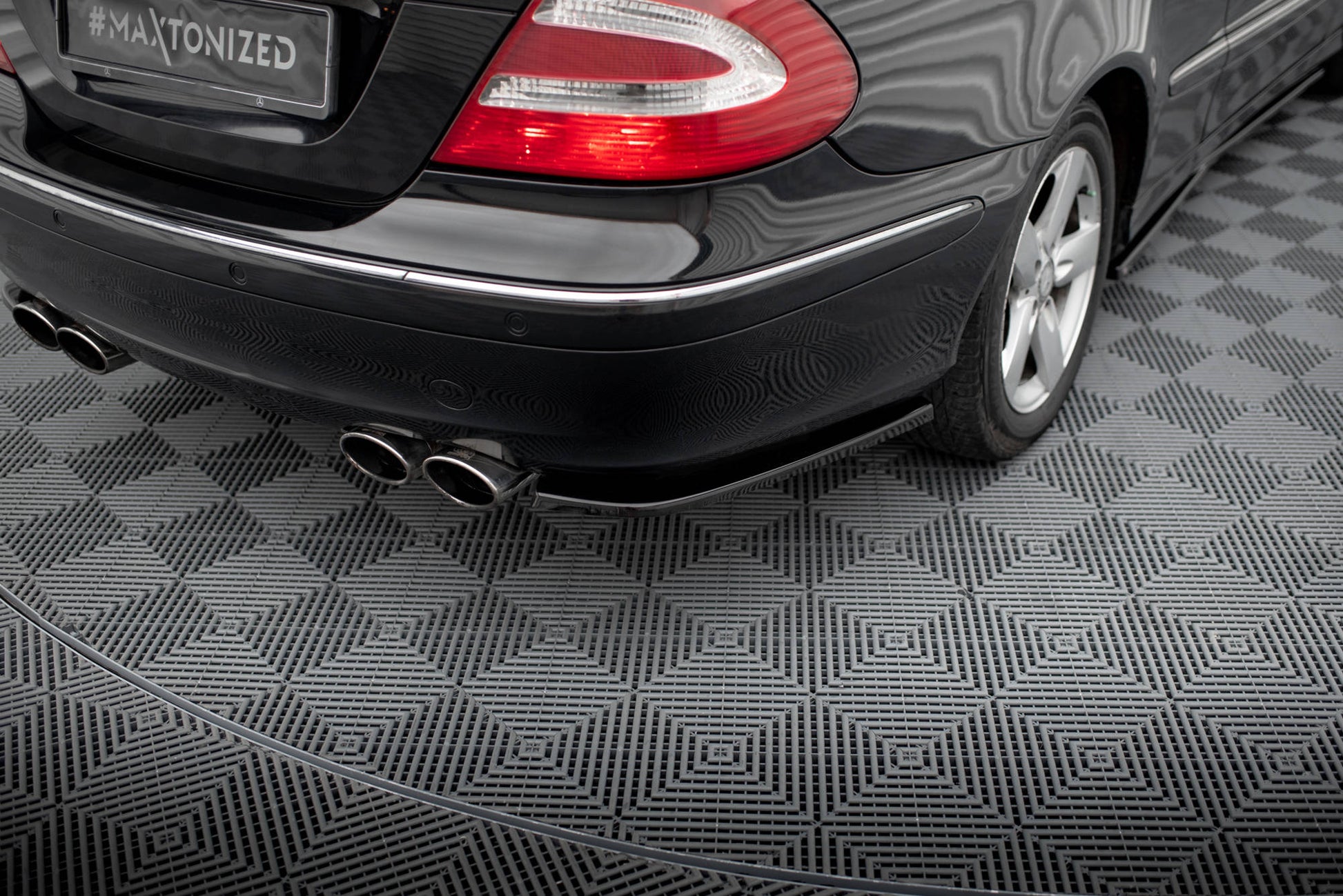 Maxton Heck Ansatz Flaps Diffusor V.1 für Mercedes-Benz CLK W209 schwarz Hochglanz