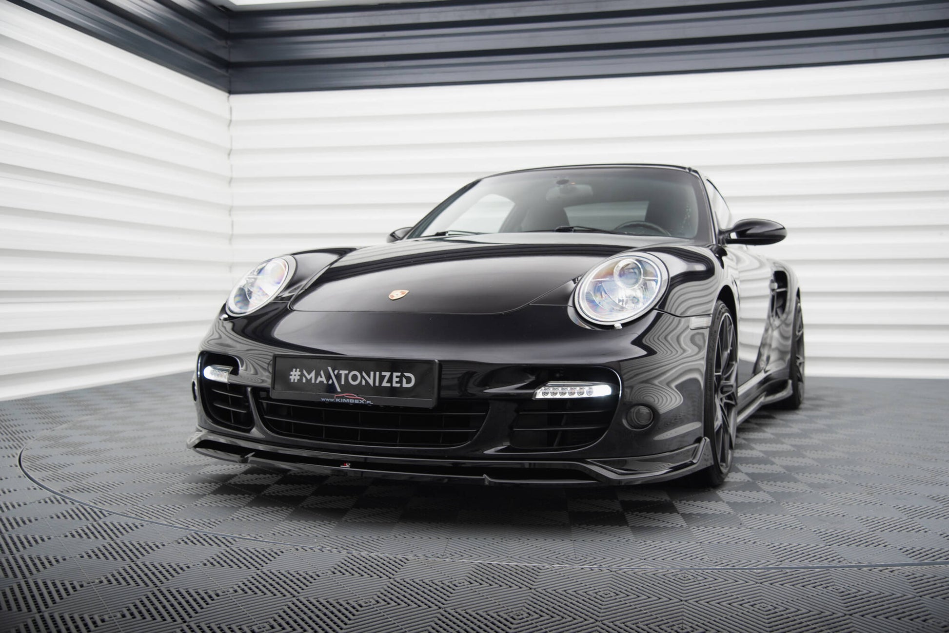 Maxton Front Ansatz für Porsche 911 Turbo 997 schwarz Hochglanz