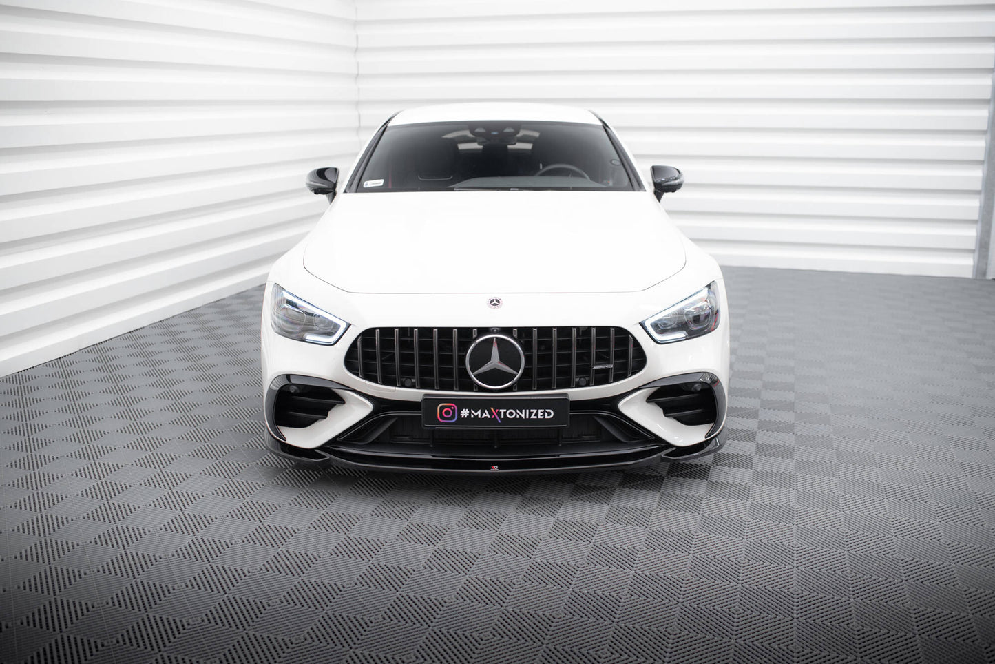 Maxton Front Ansatz V.1 für Mercedes-AMG GT 43 4 Door Coupe V8 Styling Package schwarz Hochglanz