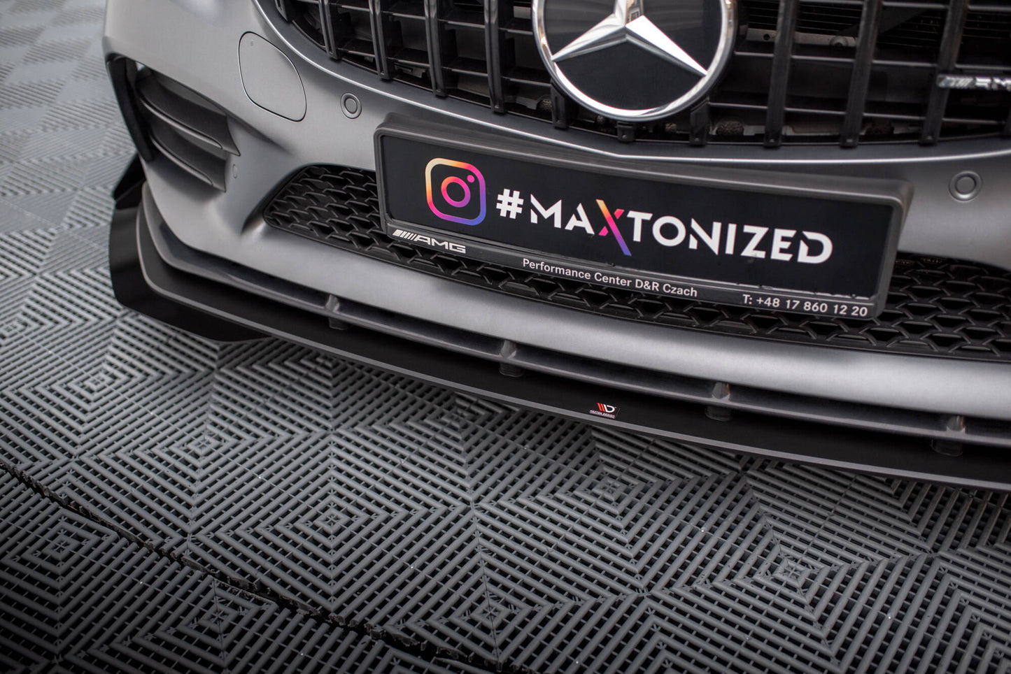 Maxton Street Pro Front Ansatz für +Flaps für + Flaps Mercedes-AMG C43 Coupe C205 Facelift schwarz Hochglanz