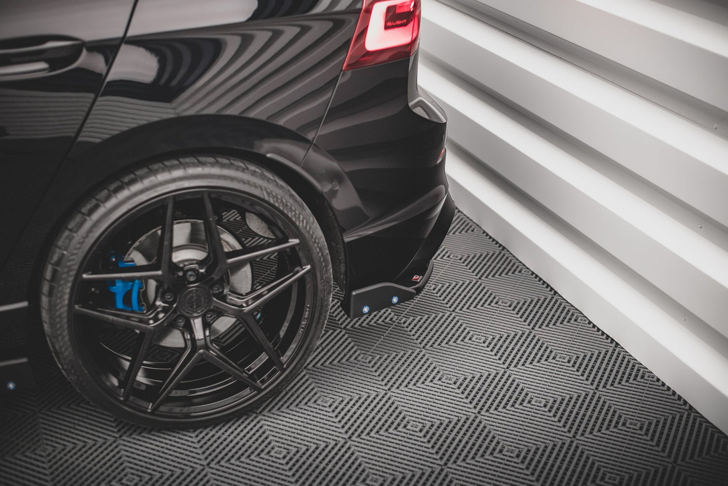 Maxton Heck Ansatz Flaps Diffusor V.2 +Flaps für Volkswagen Golf R Mk8