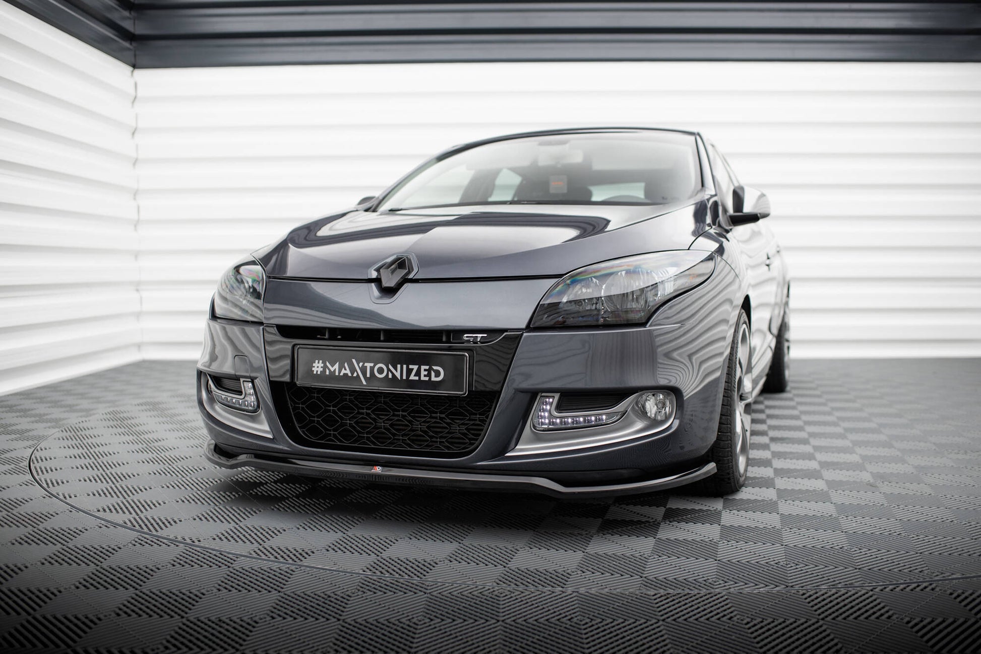 Maxton Front Ansatz V.1 für Renault Megane GT Mk3 Facelift schwarz Hochglanz