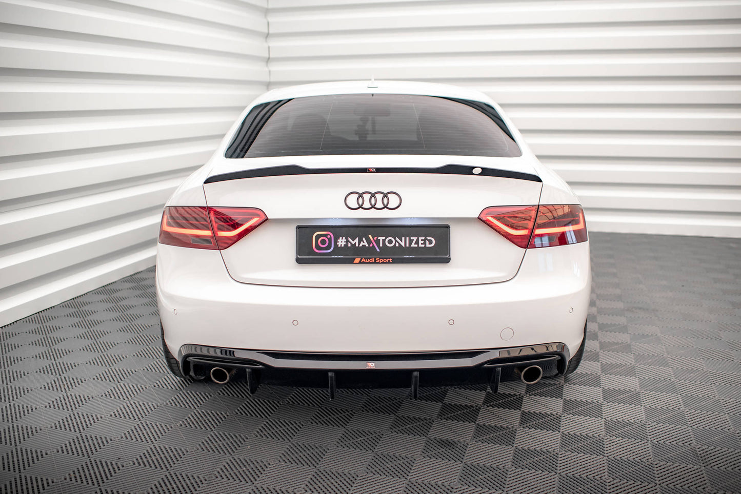 Maxton Diffusor Heck Ansatz für Audi A5 Coupe 8T Facelift (Version mit Einzelauspuff auf beiden Seiten)