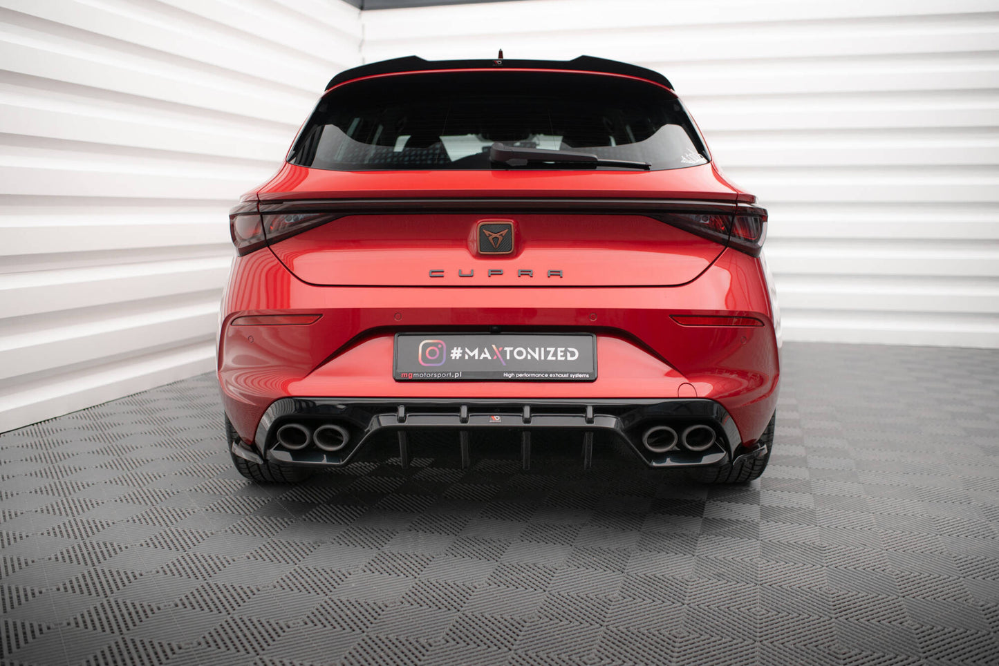 Maxton Heck Ansatz Flaps Diffusor V.2 für Cupra Leon Hatchback Mk1 schwarz Hochglanz