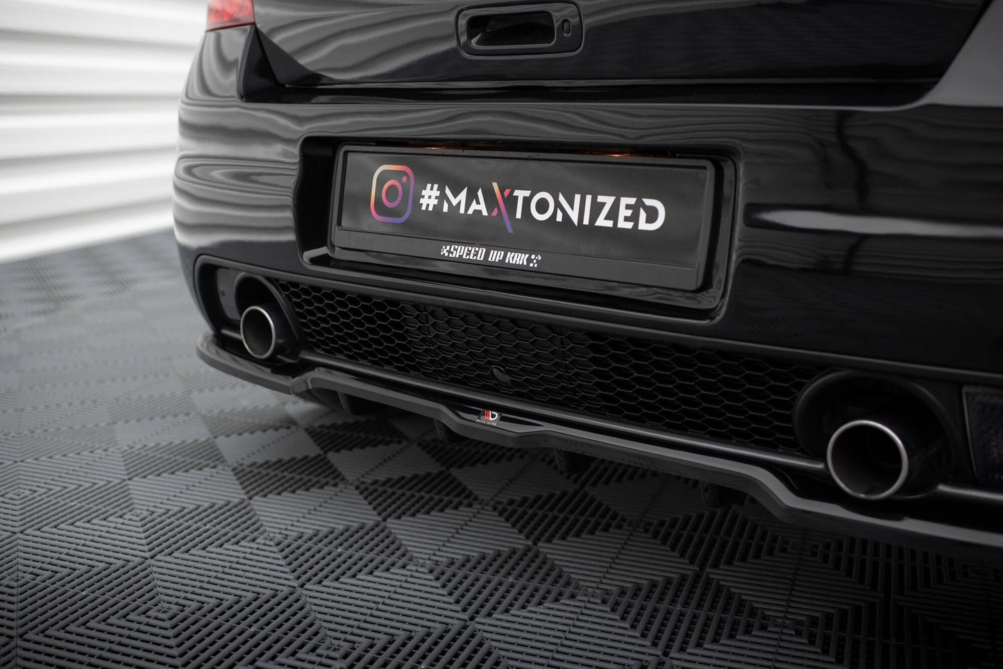 Maxton Mittlerer Diffusor Heck Ansatz DTM Look für Suzuki Swift Sport Mk4 schwarz Hochglanz