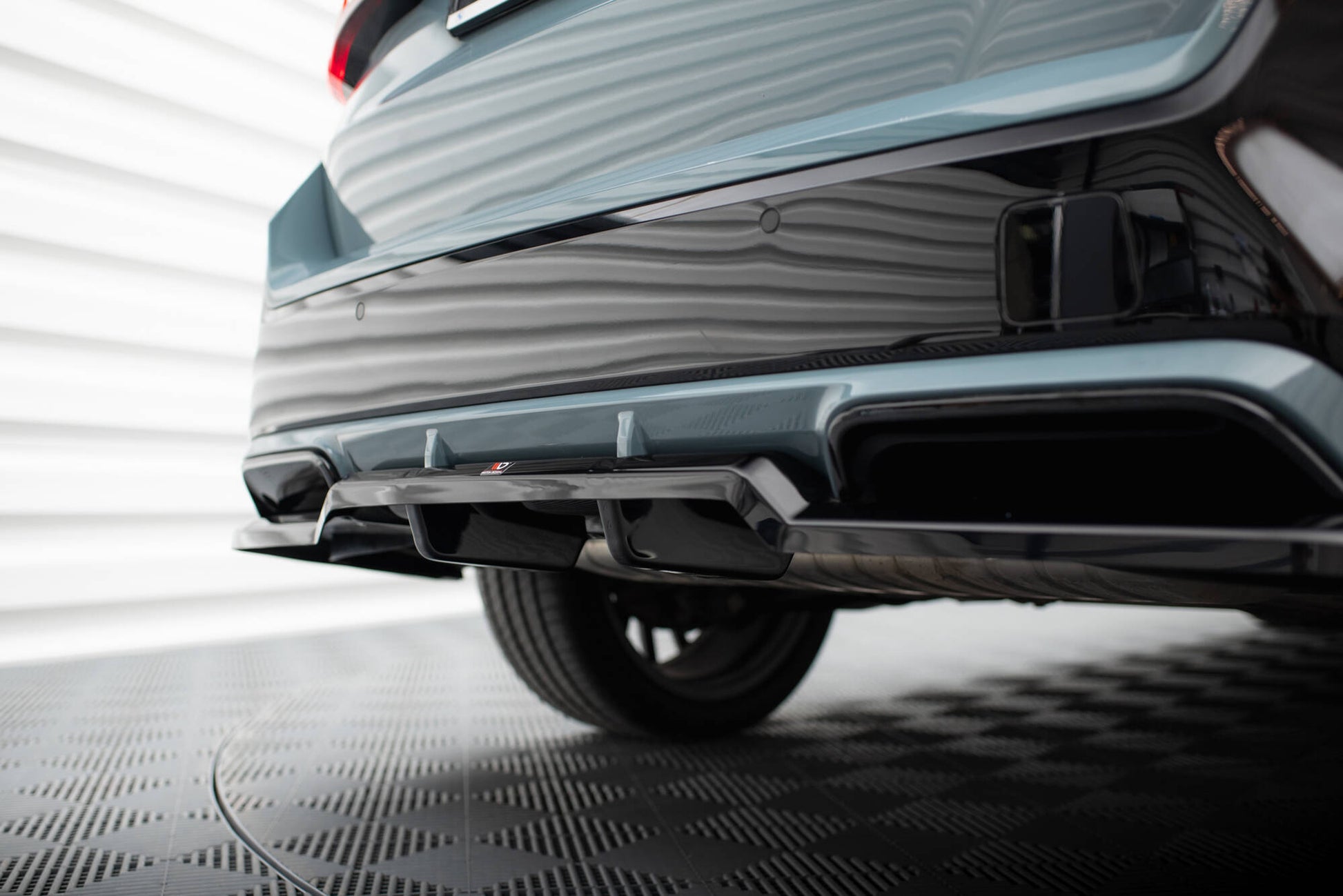 Maxton Mittlerer Diffusor Heck Ansatz DTM Look für BMW X1 M-Paket U11 schwarz Hochglanz