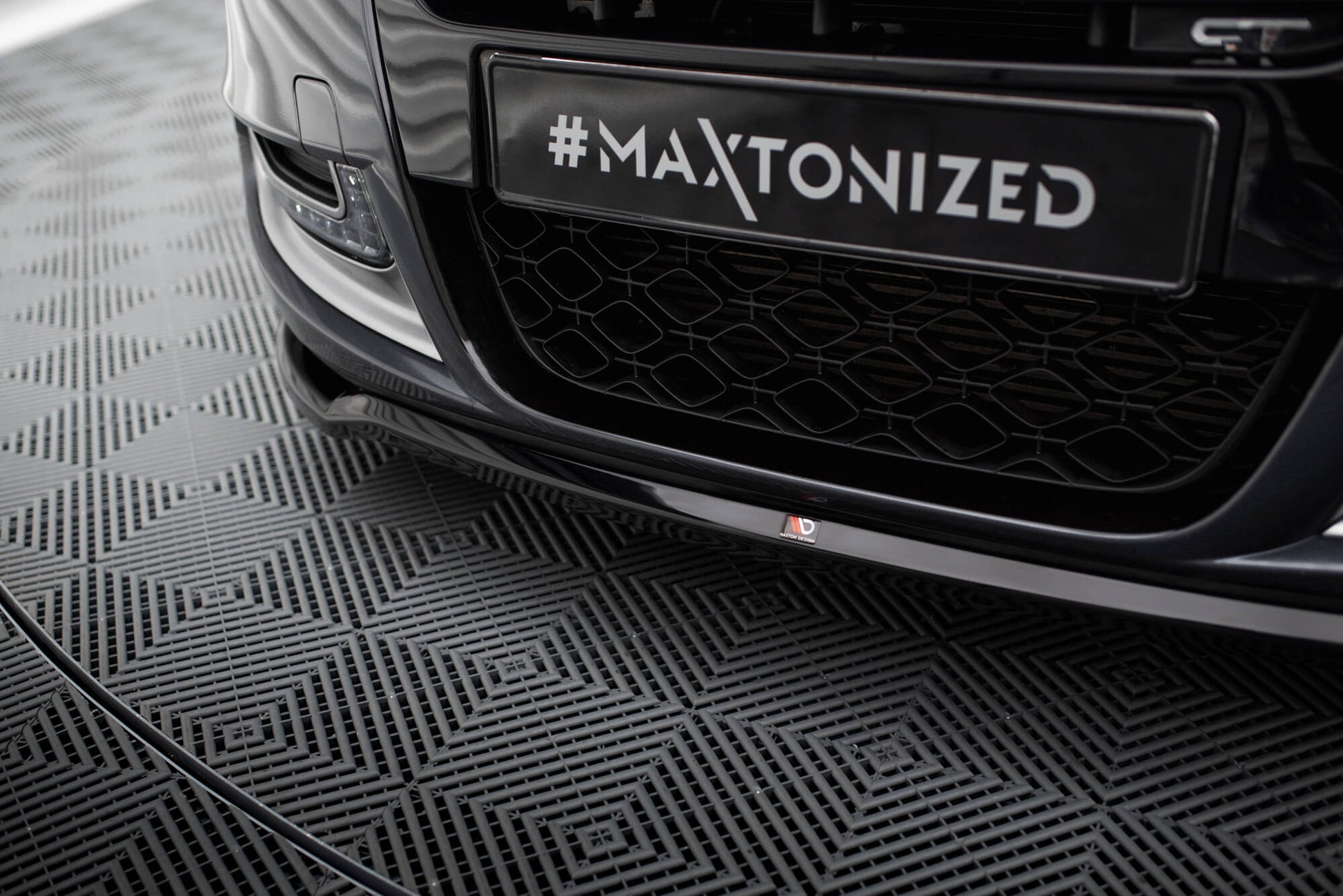 Maxton Front Ansatz V.1 für Renault Megane GT Mk3 Facelift schwarz Hochglanz