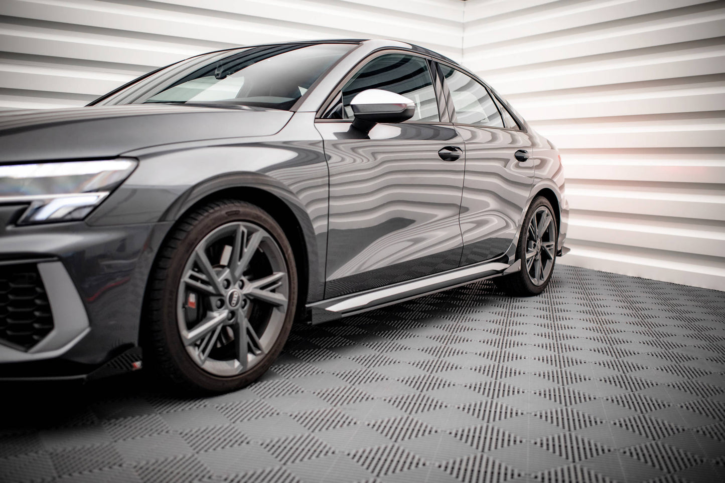 Maxton Side Flaps Audi S3/A3 S-Line 8Y schwarz Hochglanz