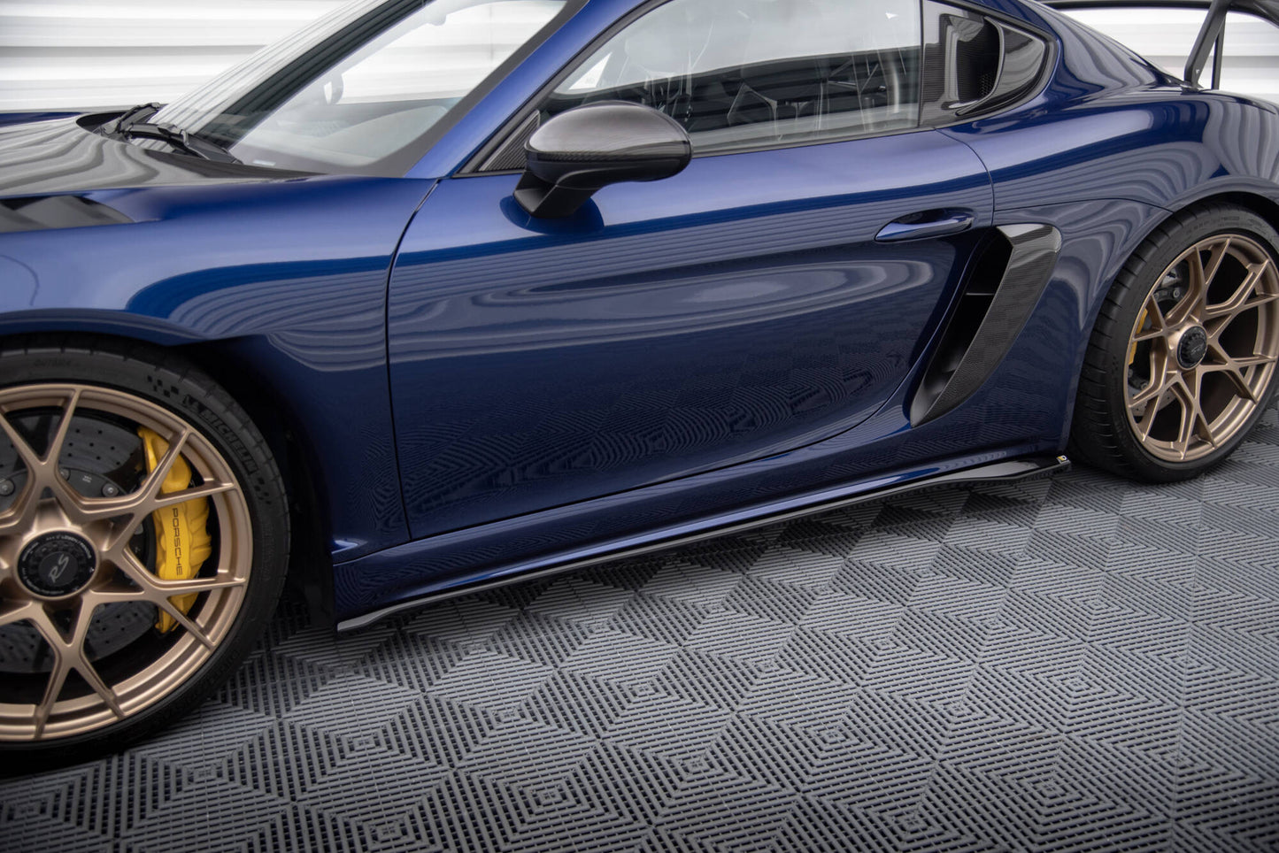 Maxton Seitenschweller Ansatz für Porsche 718 Cayman GT4 RS 982c schwarz Hochglanz