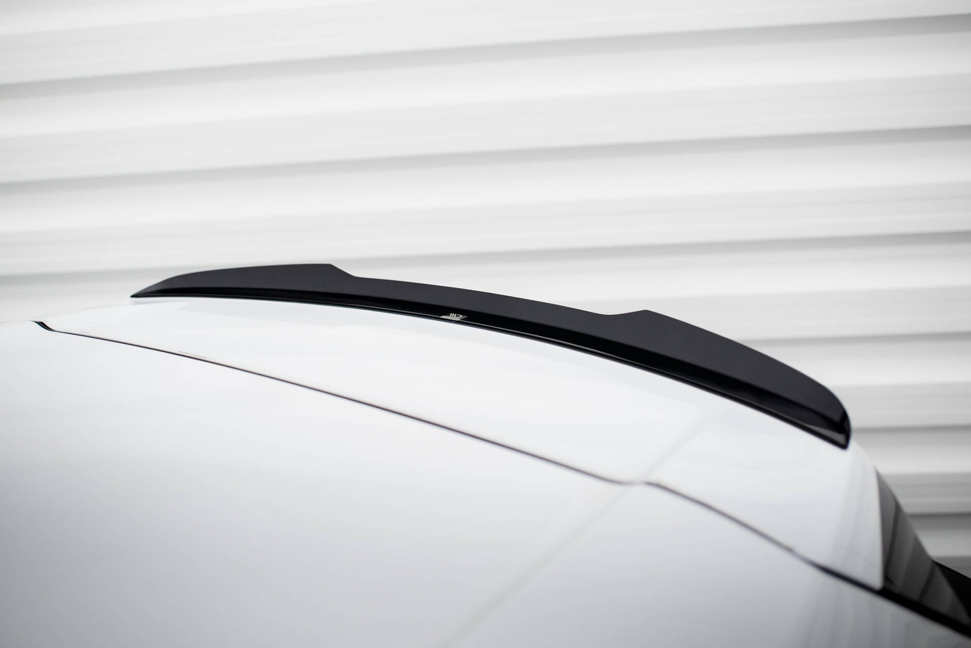 Maxton Spoiler CAP für Rolls Royce Cullinan schwarz Hochglanz