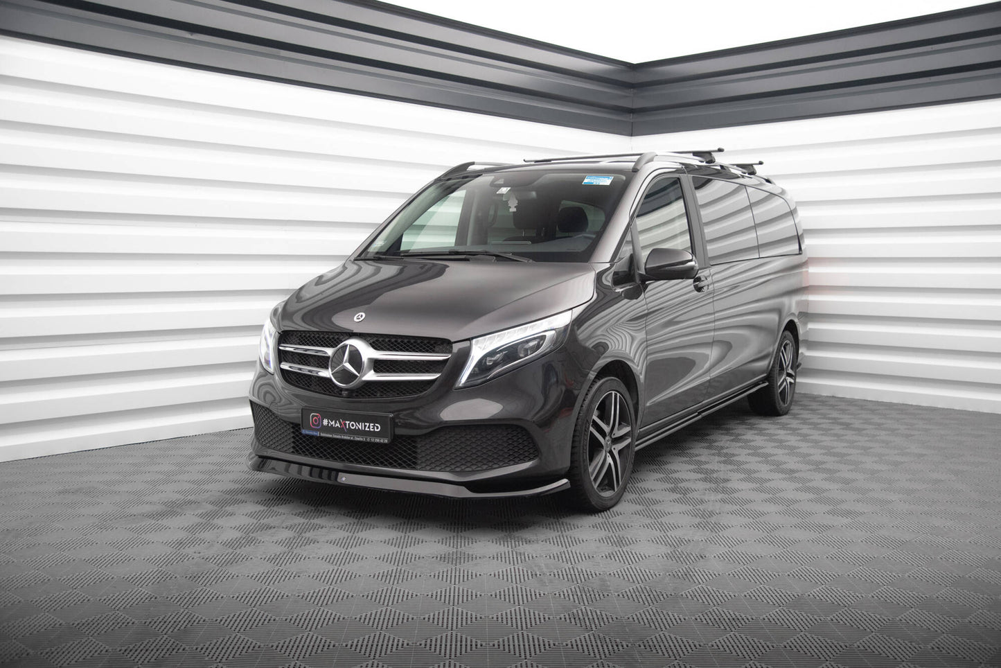 Maxton Front Ansatz V.1 für Mercedes-Benz V-Klasse W447 Facelift schwarz Hochglanz