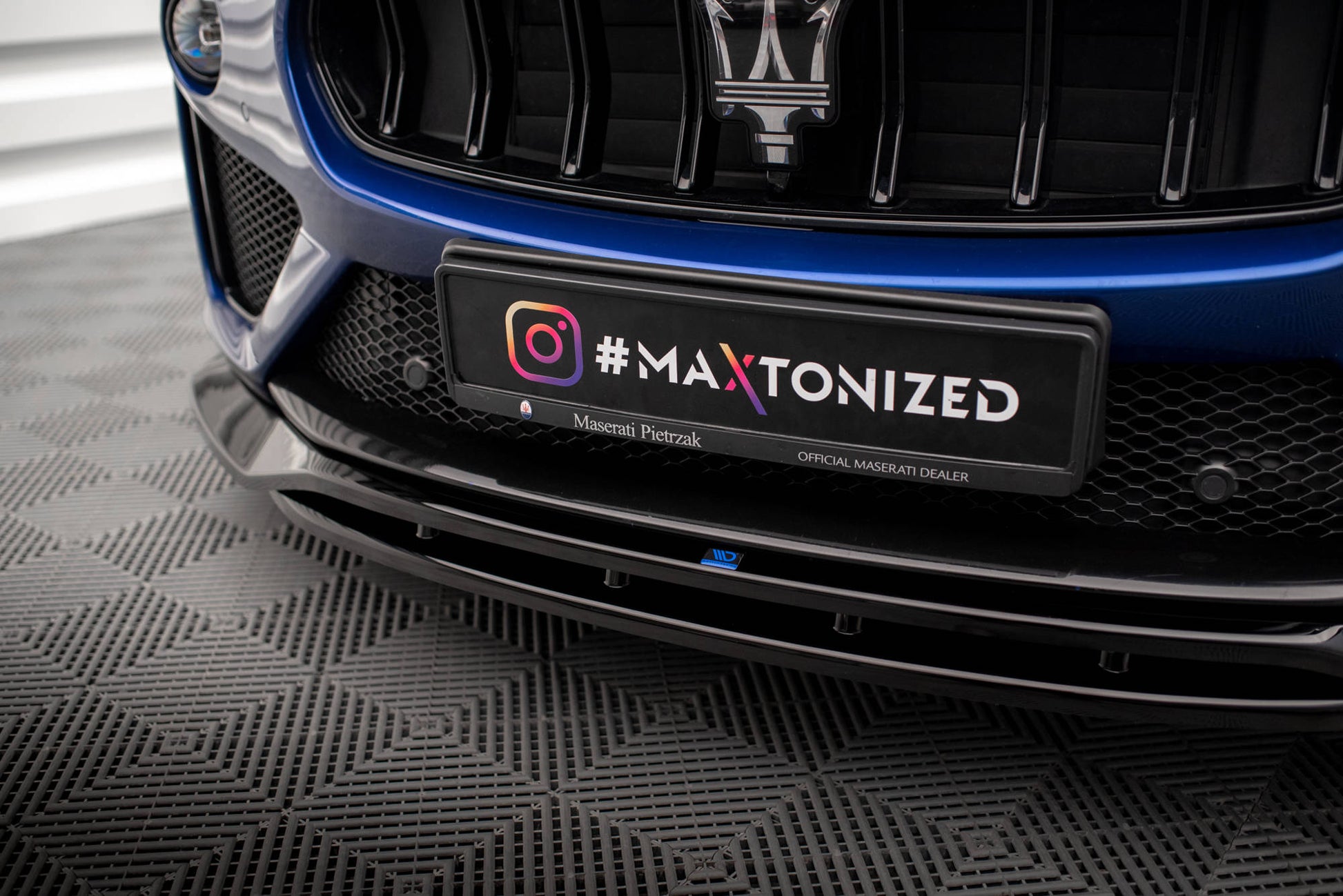 Maxton Front Ansatz für Maserati Levante GTS / Trofeo Mk1 schwarz Hochglanz