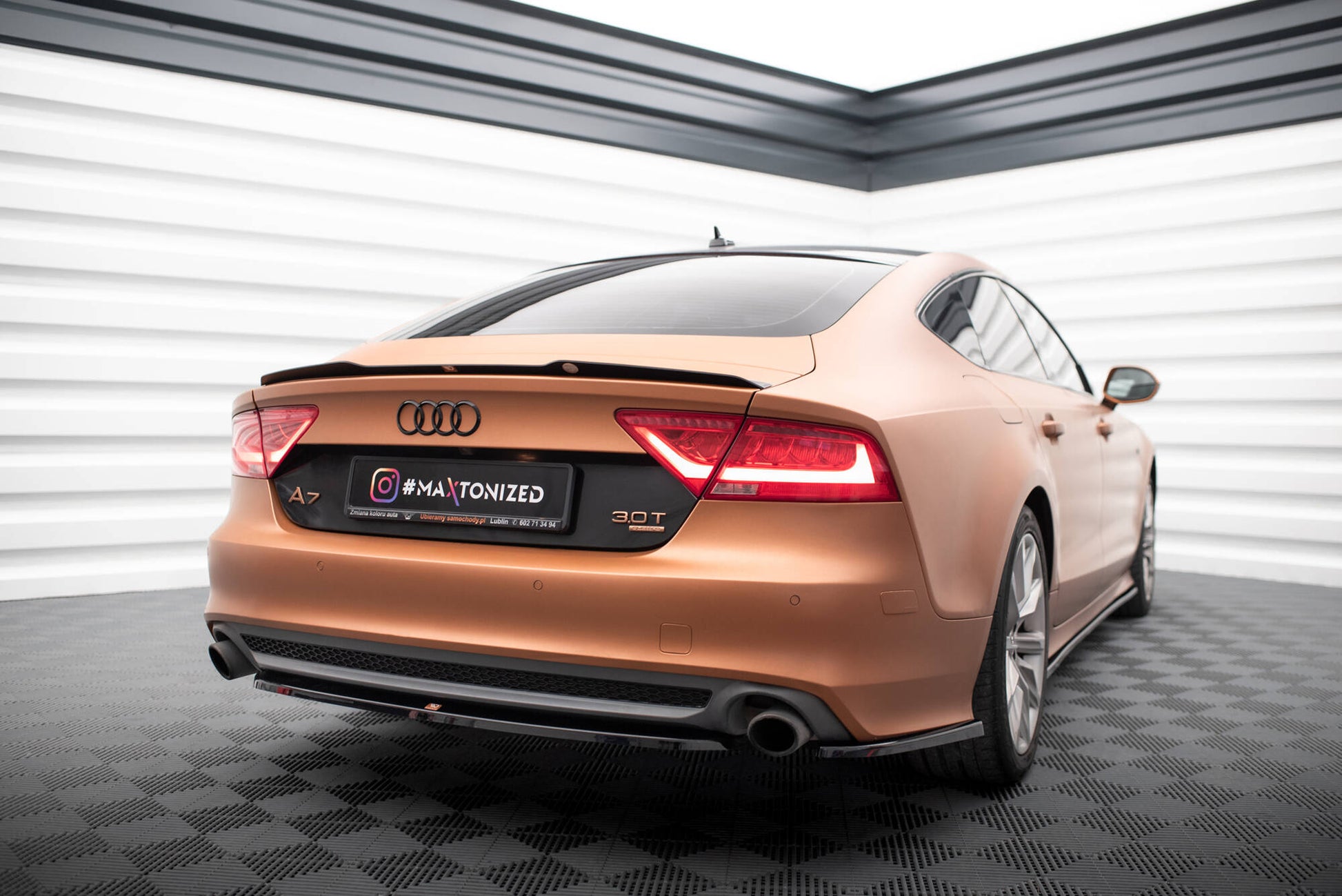 Maxton Mittlerer Diffusor Heck Ansatz für Audi A7 S-Line C7 schwarz Hochglanz
