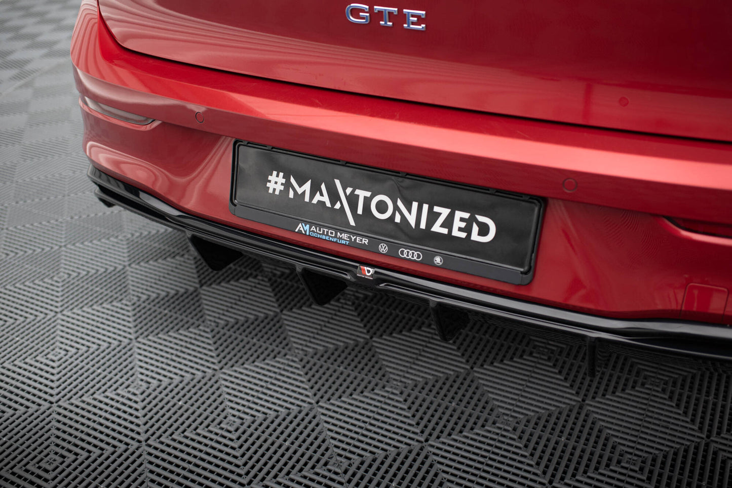 Maxton Diffusor Heck Ansatz für Volkswagen Golf GTE Mk8 schwarz Hochglanz