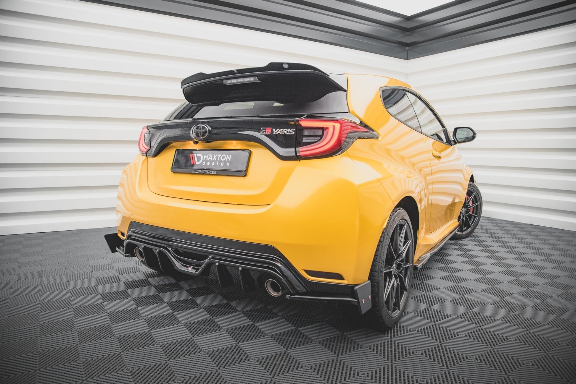 Maxton Heck Ansatz Flaps Diffusor +Flaps für V.4 Toyota GR Yaris Mk4