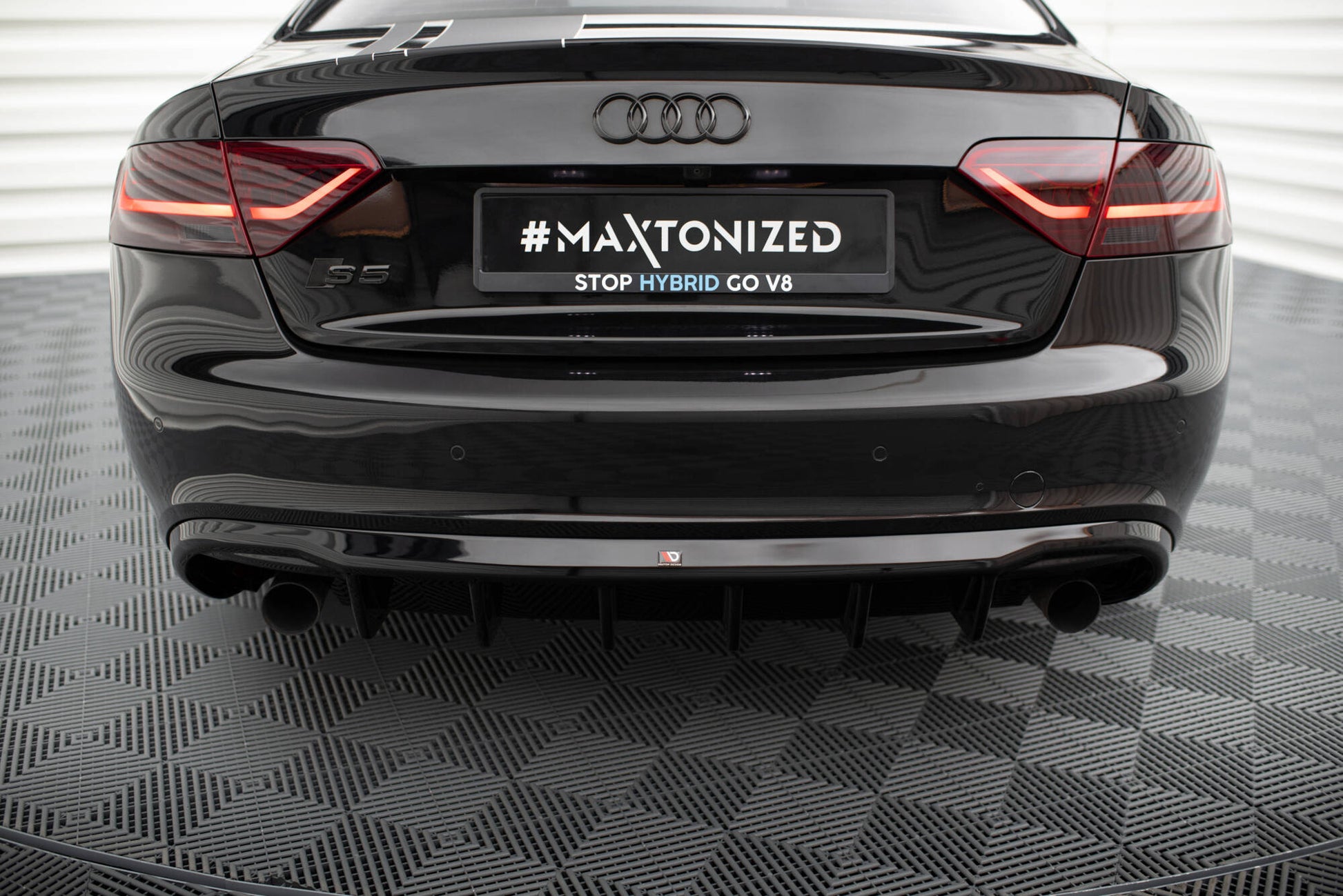 Maxton Diffusor Heck Ansatz für Audi A5 Coupe / Cabrio S-Line 8T (Version mit Einzelauspuff auf beiden Seiten)