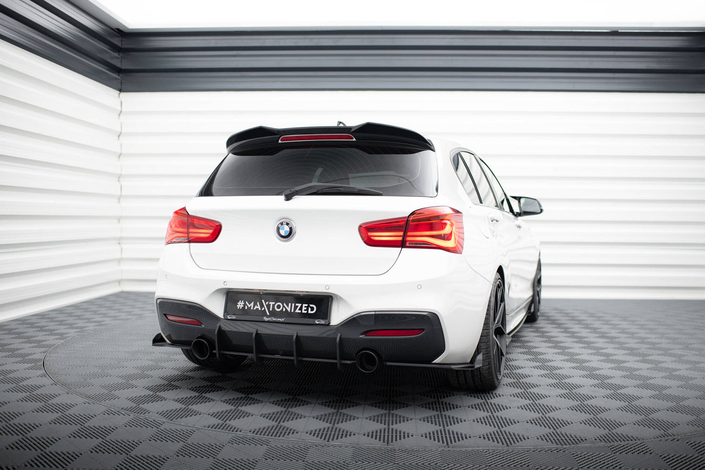 Maxton Spoiler CAP für 3D BMW 1er M-Paket / M140i / Standard F20  schwarz Hochglanz