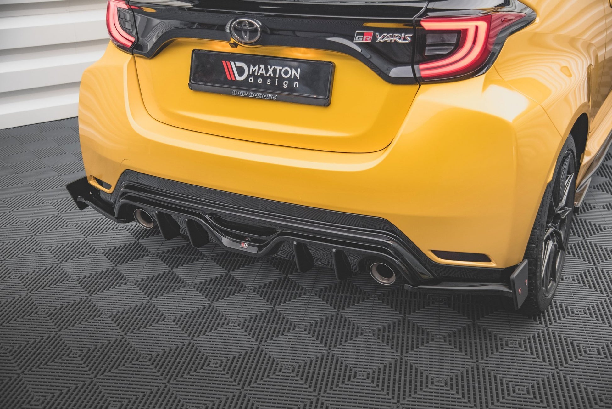 Maxton Heck Ansatz Flaps Diffusor +Flaps für V.4 Toyota GR Yaris Mk4