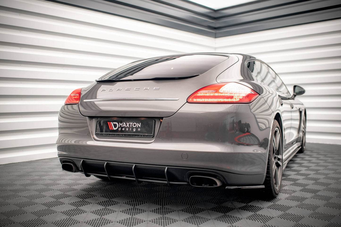 Maxton Spoiler CAP für Porsche Panamera / Panamera Diesel 970 schwarz Hochglanz