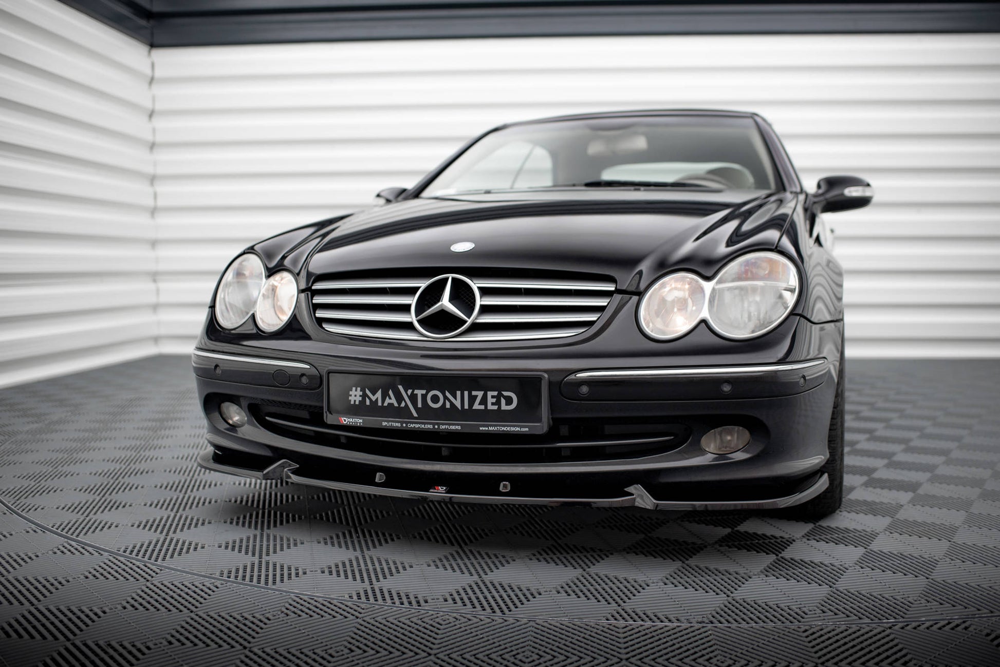 Maxton Front Ansatz V.2 für Mercedes-Benz CLK W209 schwarz Hochglanz