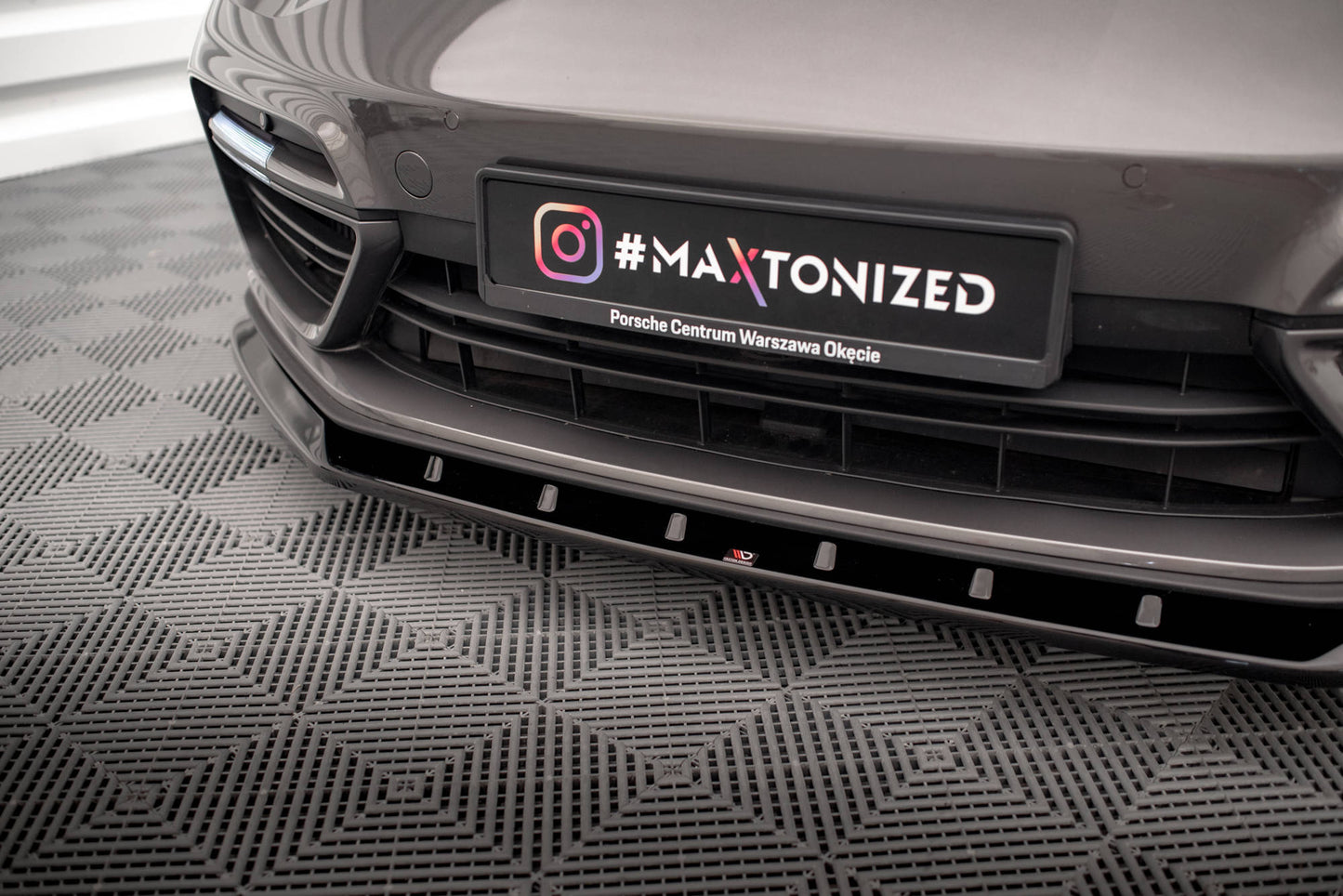 Maxton Front Ansatz V.1 für Porsche Panamera Turbo S E-Hybrid schwarz Hochglanz