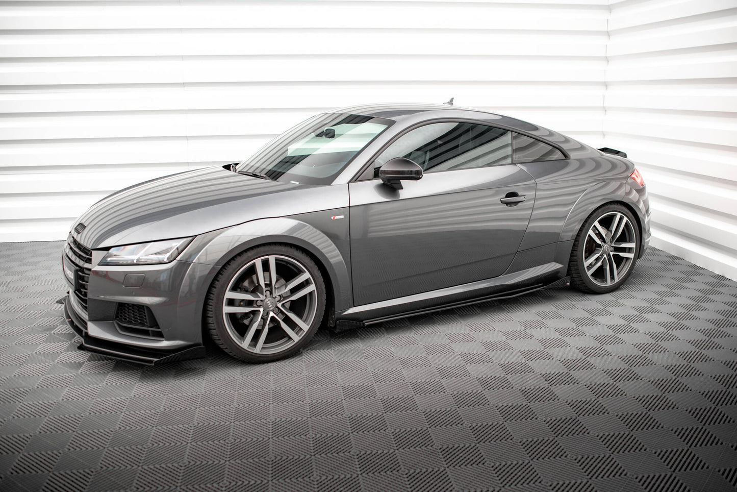 Maxton Side Flaps Audi TT S / S-Line 8S schwarz Hochglanz