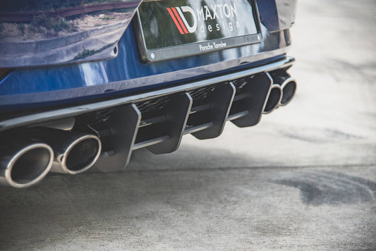 Maxton Robuste Racing Heckschürze für VW Golf 7 R Facelift