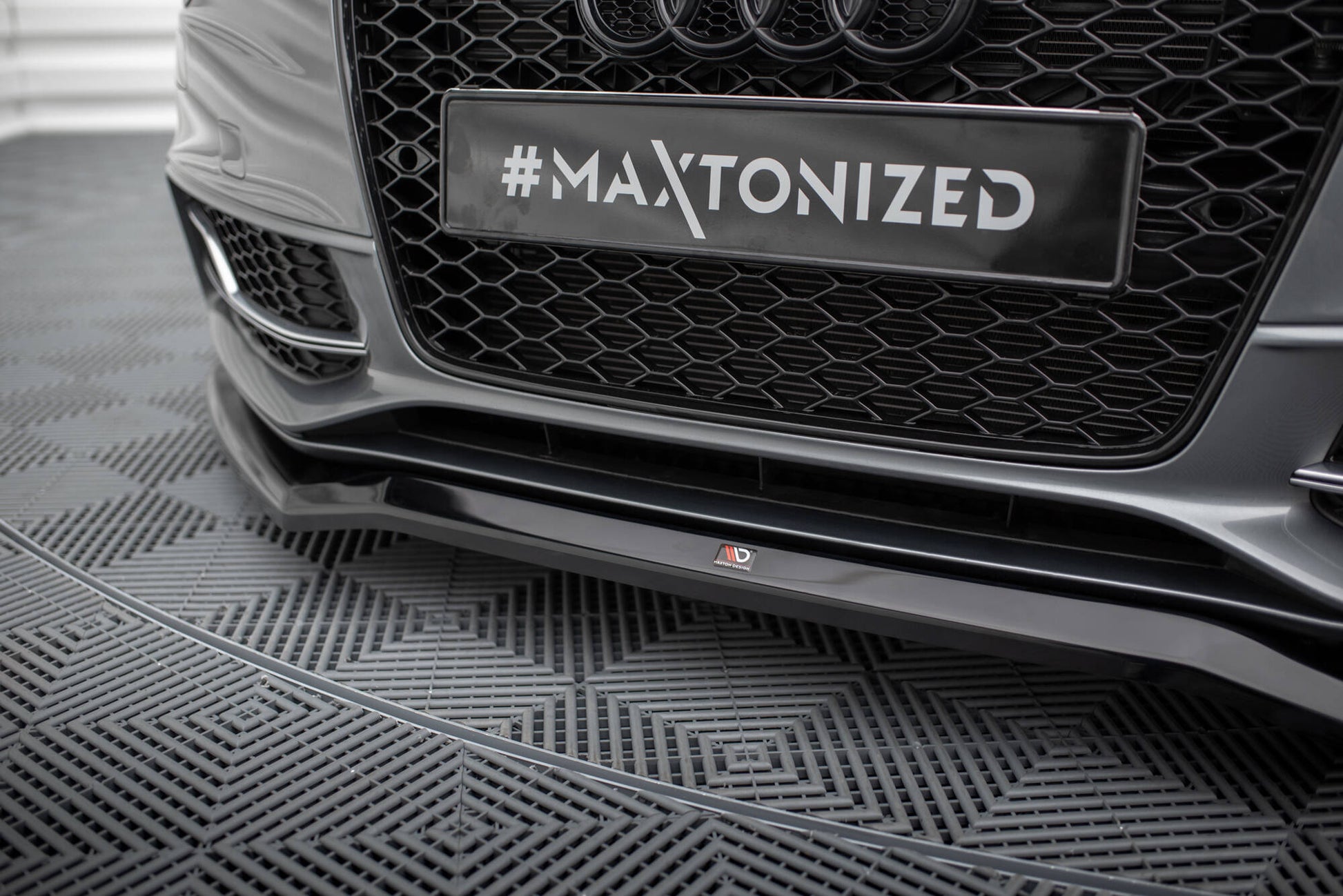 Maxton Front Ansatz V.4 für Audi S5 / A5 S-Line Coupe / Sportback 8T Facelift schwarz Hochglanz