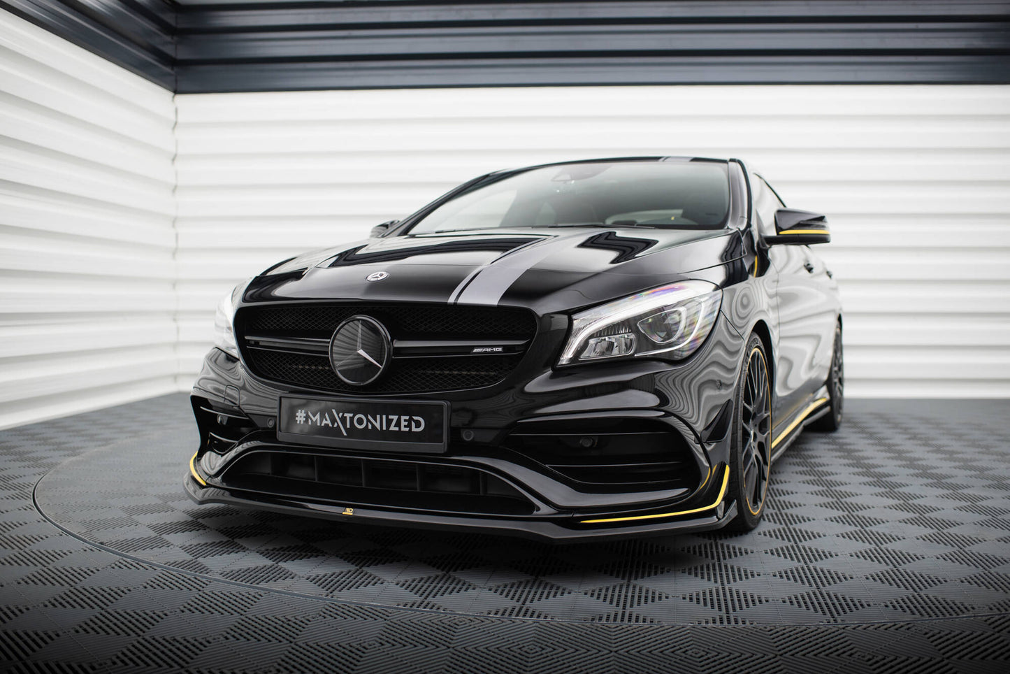 Maxton Front Ansatz V.3 für Mercedes-AMG CLA 45 Aero C117 Facelift schwarz Hochglanz