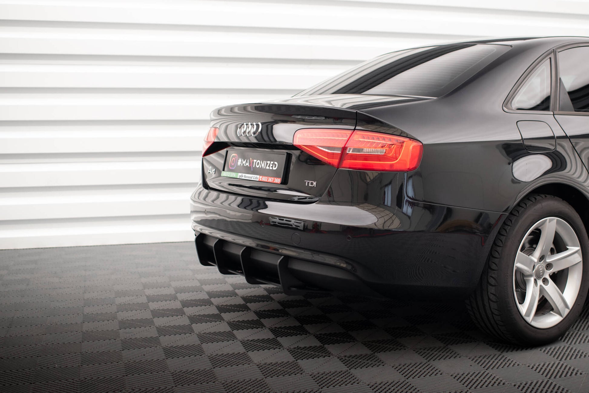 Maxton Street Pro Heckschürze für Audi A4 B8 Facelift