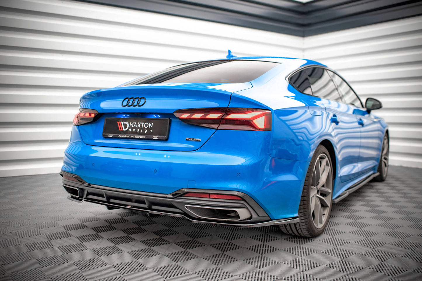 Maxton Mittlerer Diffusor Heck Ansatz DTM Look für Audi A5 S-Line F5 Facelift schwarz Hochglanz
