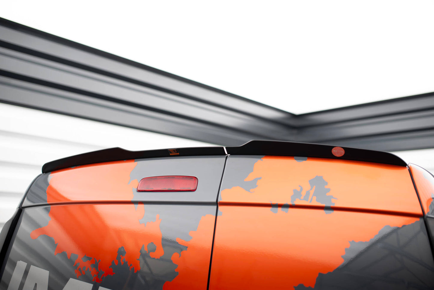 Maxton Spoiler CAP für Renault Express Mk2 schwarz Hochglanz